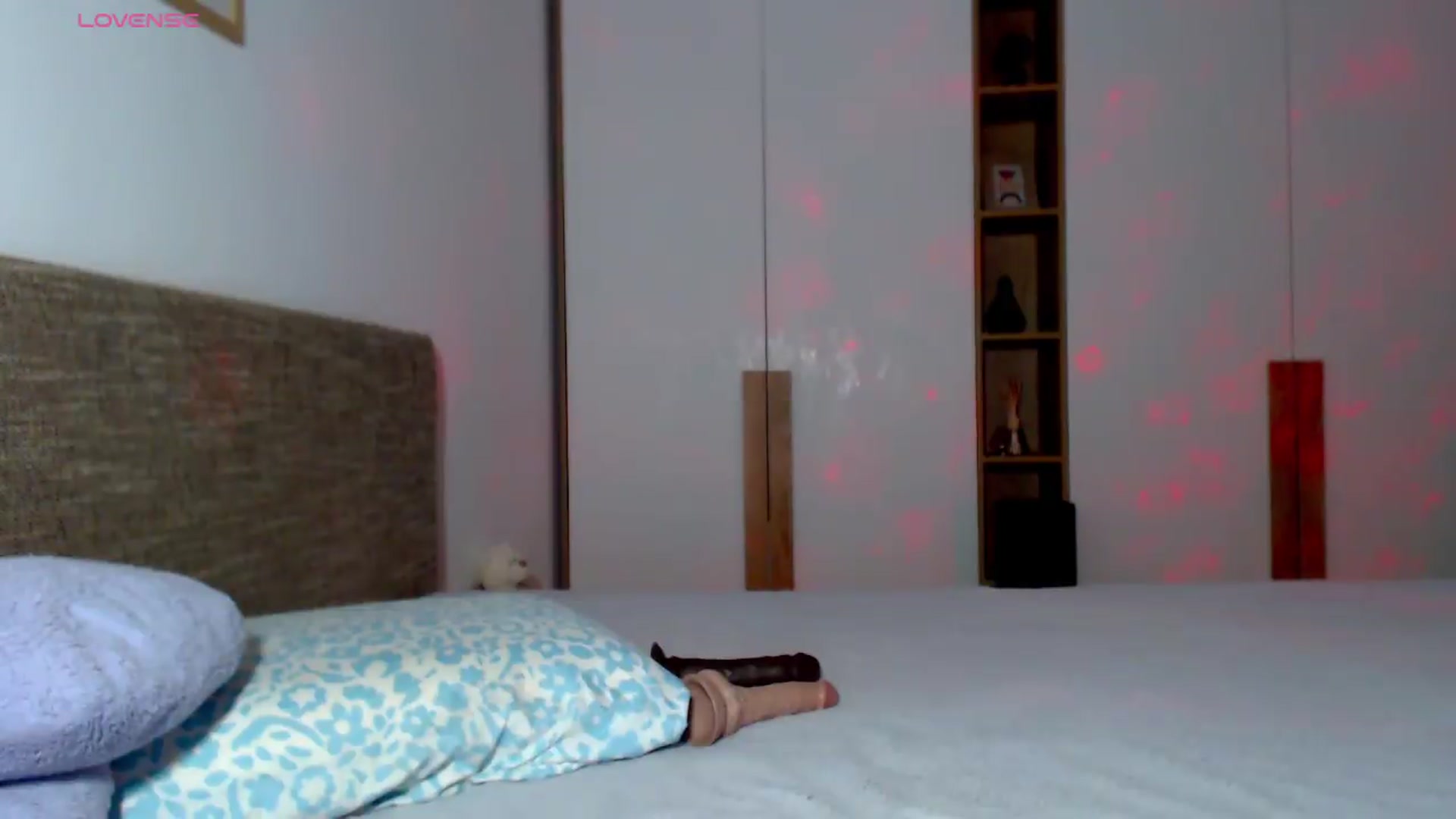 Gallery image thumbnail from Alli_'s myfreecams stream on, 08/02/2026, 10:37 image 11 of 20