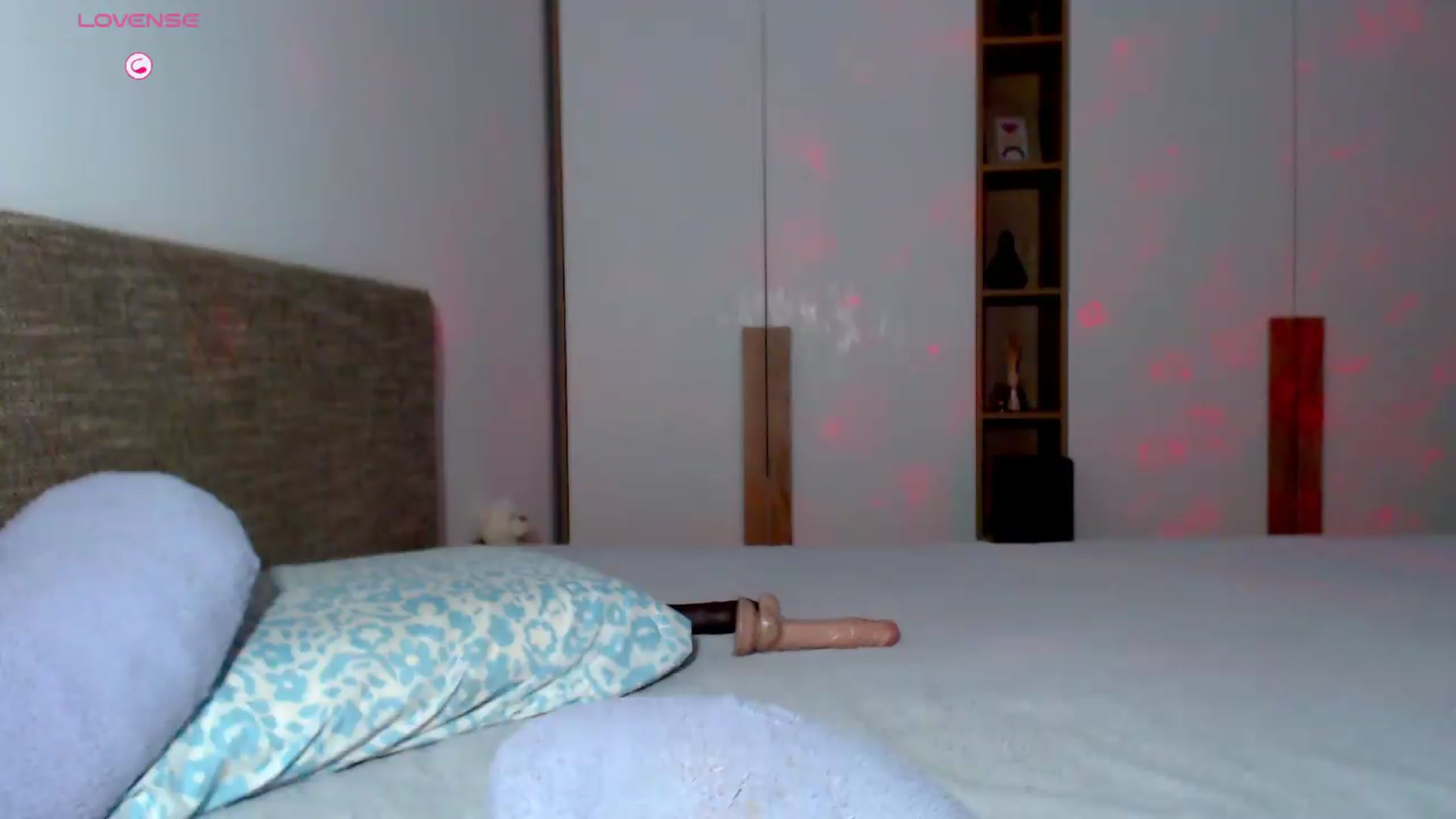 Gallery image thumbnail from Alli_'s myfreecams stream on, 08/02/2026, 12:30 image 7 of 20