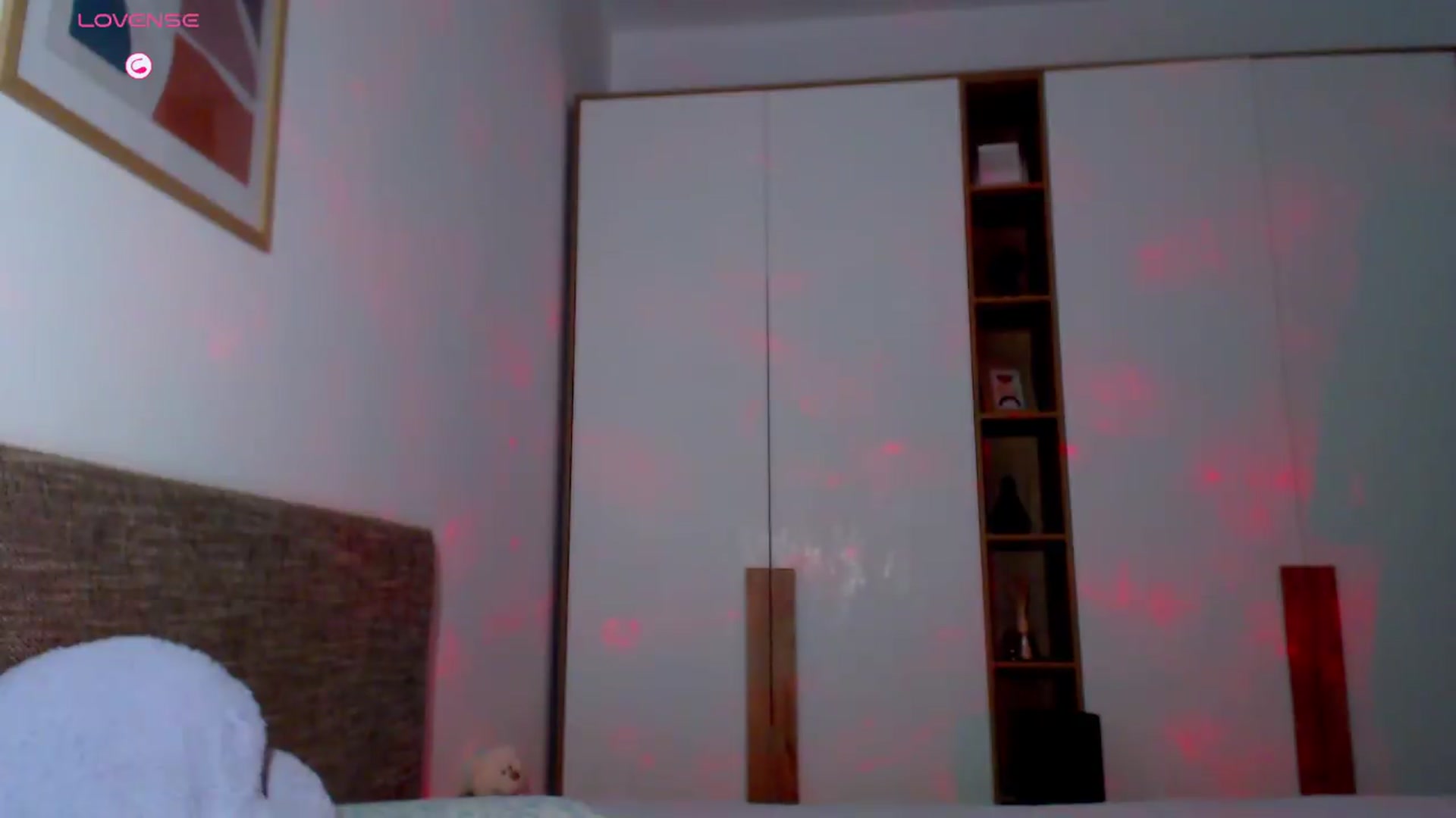 Gallery image thumbnail from Alli_'s myfreecams stream on, 08/06/2026, 12:30 image 15 of 20