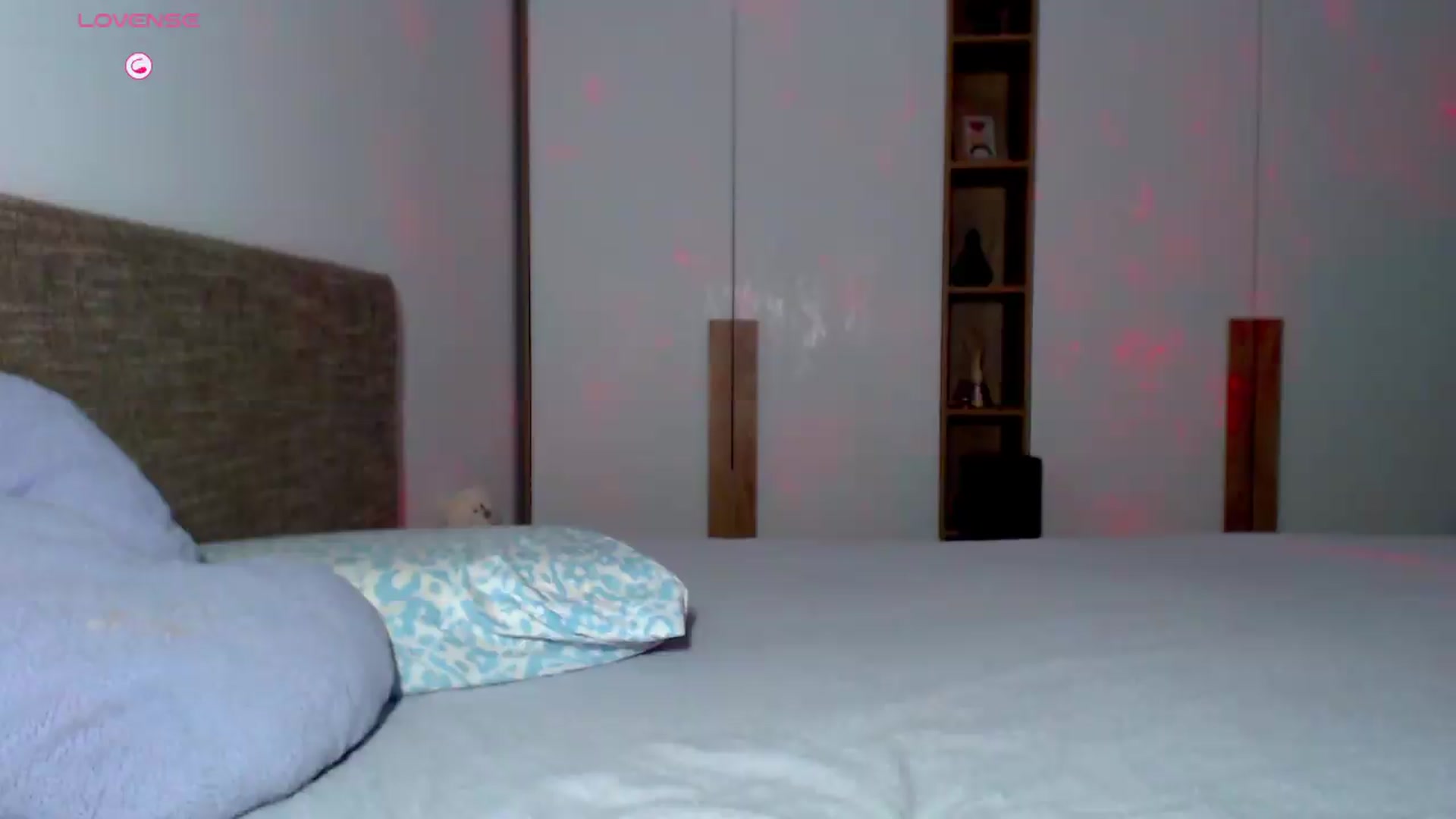 Gallery image thumbnail from Alli_'s myfreecams stream on, 08/09/2026, 13:56 image 3 of 20