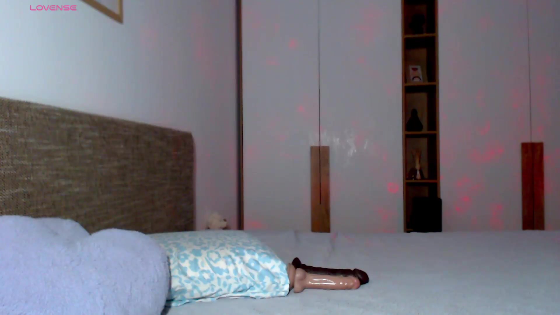 Gallery image thumbnail from Alli_'s myfreecams stream on, 08/14/2026, 14:51 image 5 of 20
