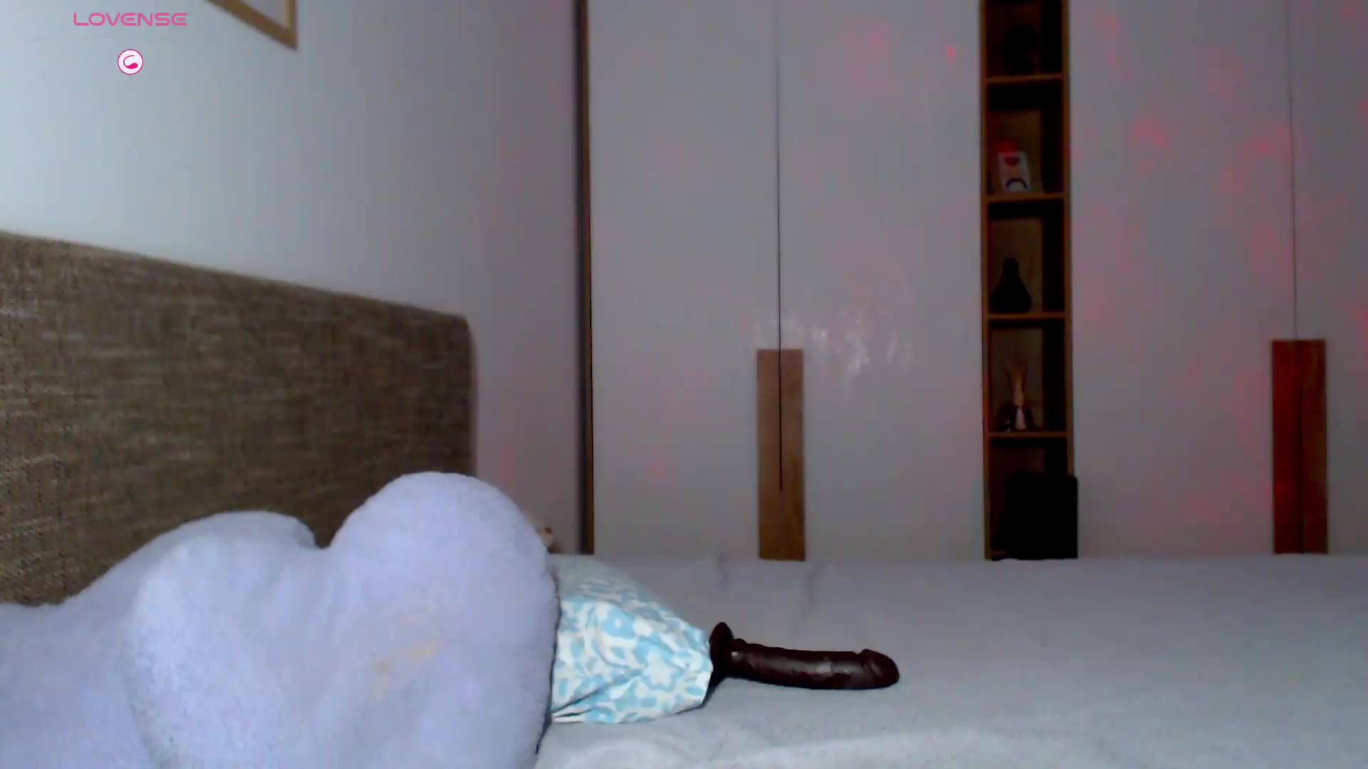 Gallery image thumbnail from Alli_'s myfreecams stream on, 08/14/2026, 14:51 image 12 of 20