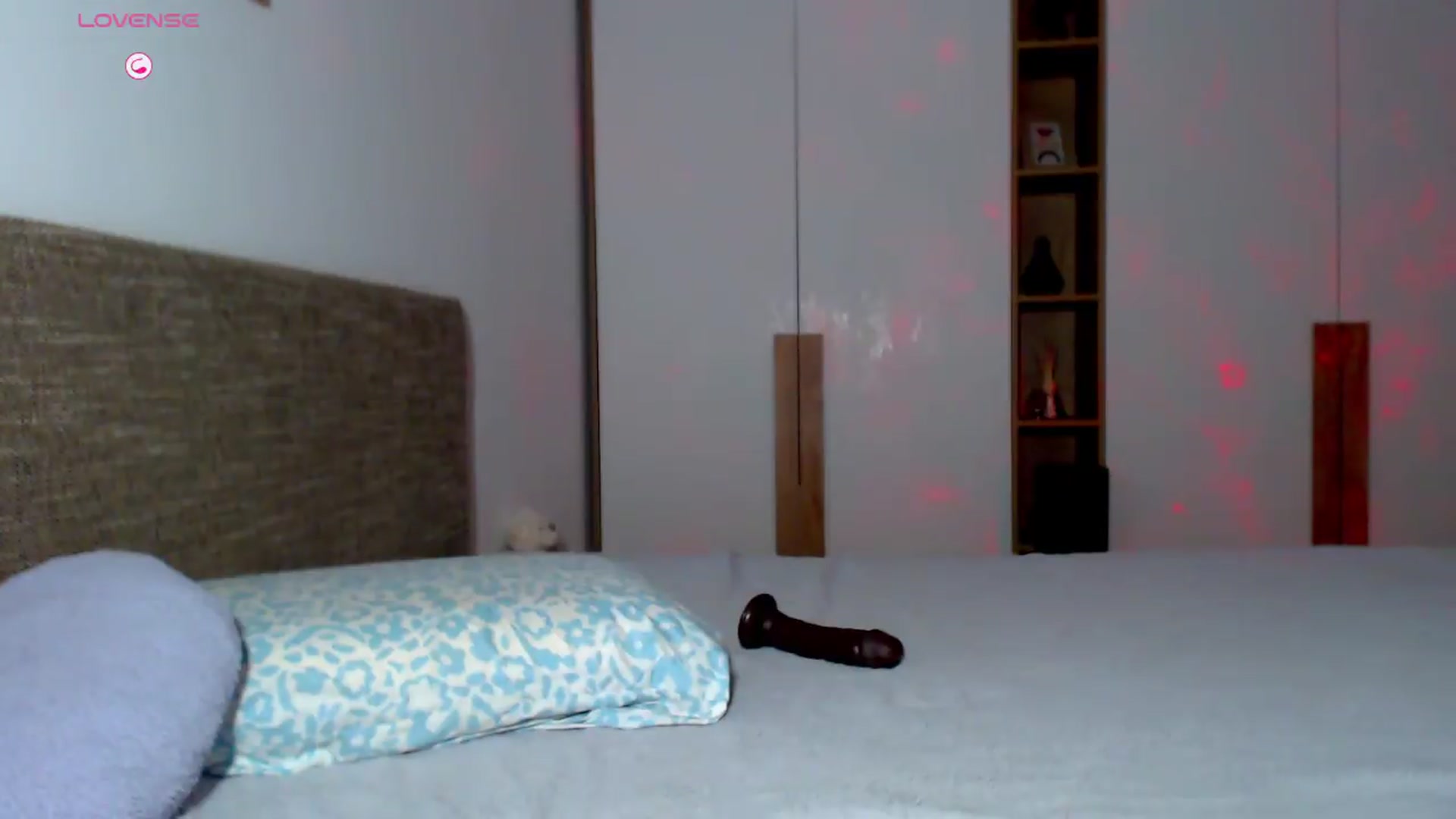Gallery image thumbnail from Alli_'s myfreecams stream on, 08/14/2026, 17:41 image 7 of 20