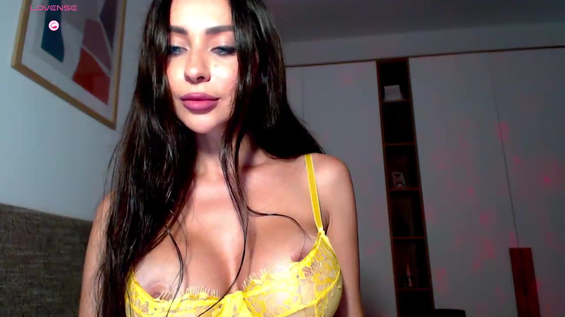 Gallery image thumbnail from Alli_'s myfreecams stream on, 08/19/2026, 13:55 image 17 of 20
