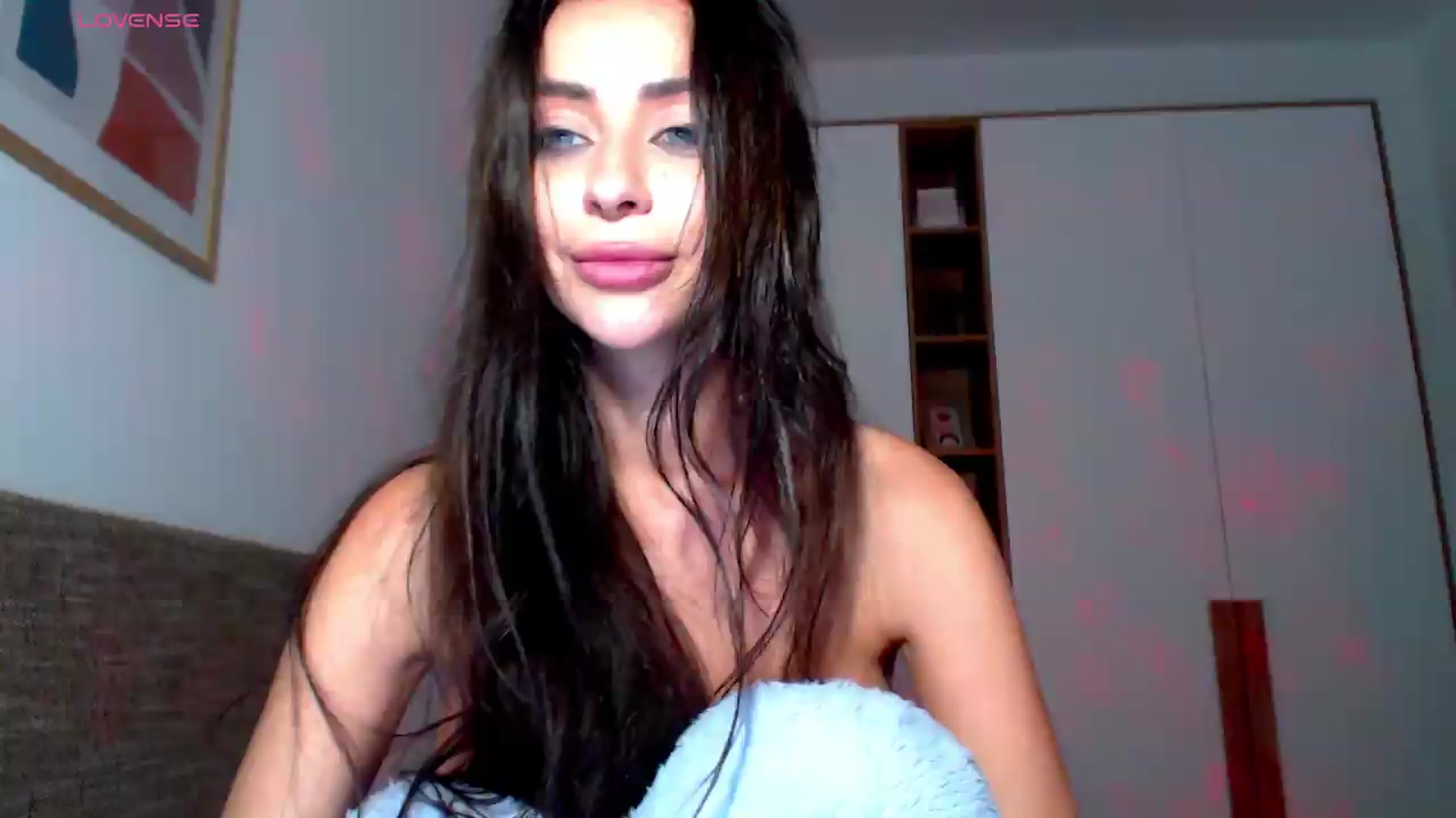 Gallery image thumbnail from Alli_'s myfreecams stream on, 08/28/2026, 19:12 image 1 of 20