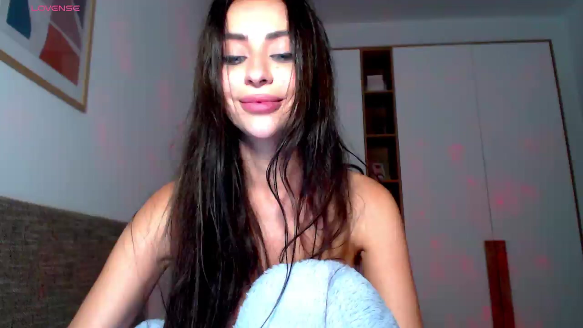 Gallery image thumbnail from Alli_'s myfreecams stream on, 08/28/2026, 19:12 image 4 of 20