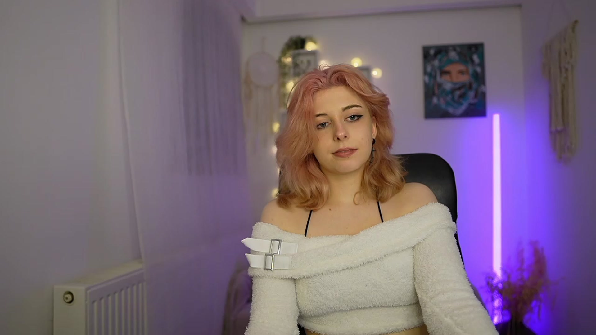 Gallery image thumbnail from Allice_Bong's myfreecams stream on, 02/20/2024, 20:22 image 12 of 20