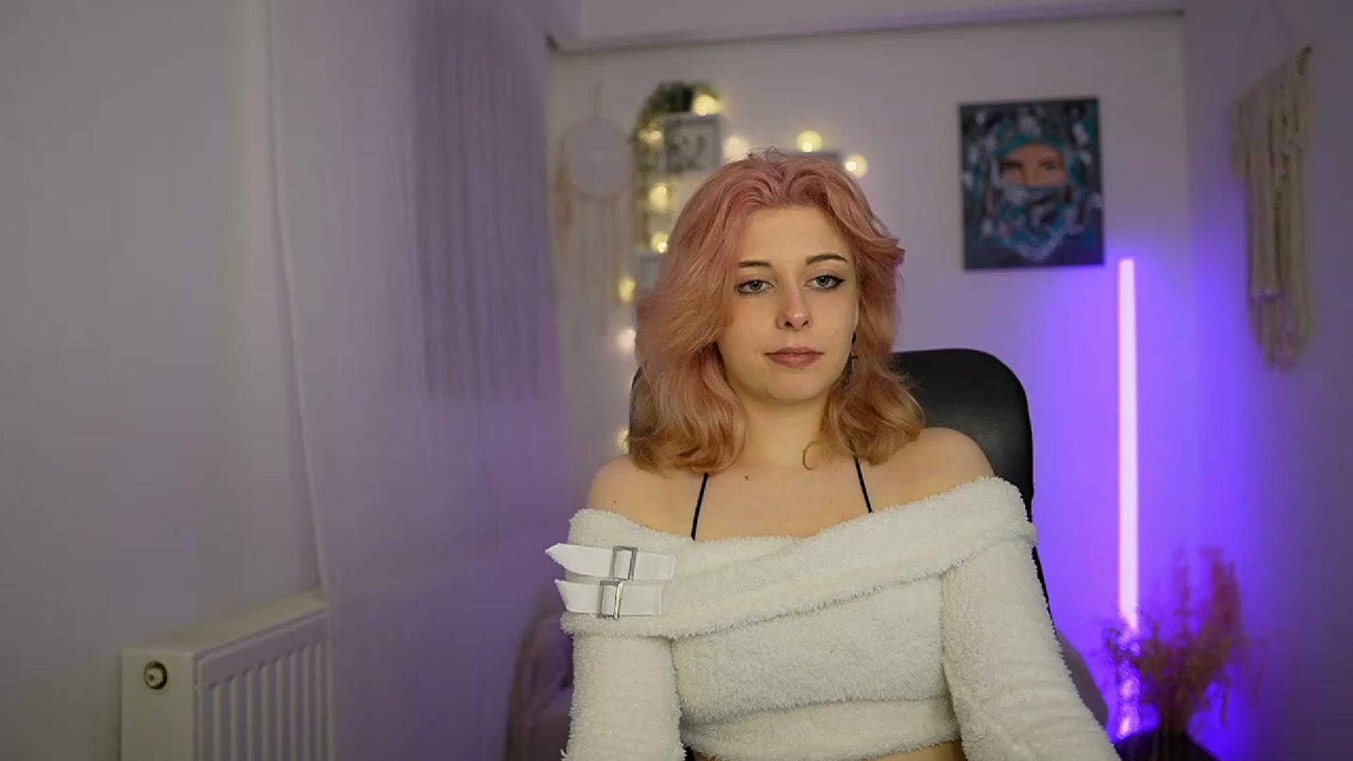 Gallery image thumbnail from Allice_Bong's myfreecams stream on, 02/20/2024, 20:22 image 13 of 20