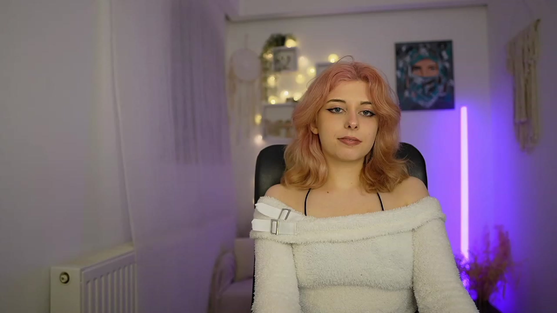 Gallery image thumbnail from Allice_Bong's myfreecams stream on, 02/20/2024, 20:22 image 3 of 20