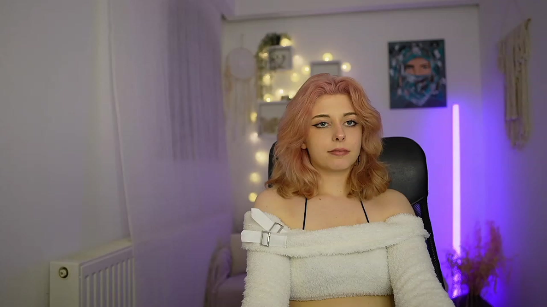 Gallery image thumbnail from Allice_Bong's myfreecams stream on, 02/20/2024, 20:22 image 19 of 20