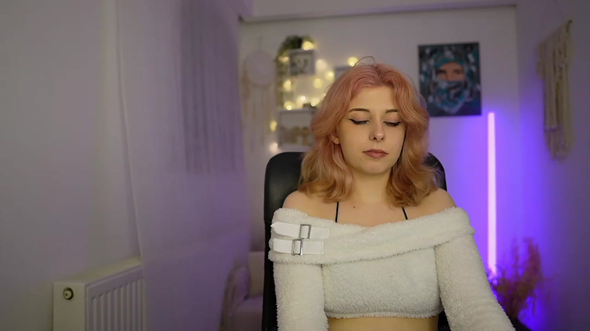 Gallery image thumbnail from Allice_Bong's myfreecams stream on, 02/20/2024, 20:22 image 2 of 20