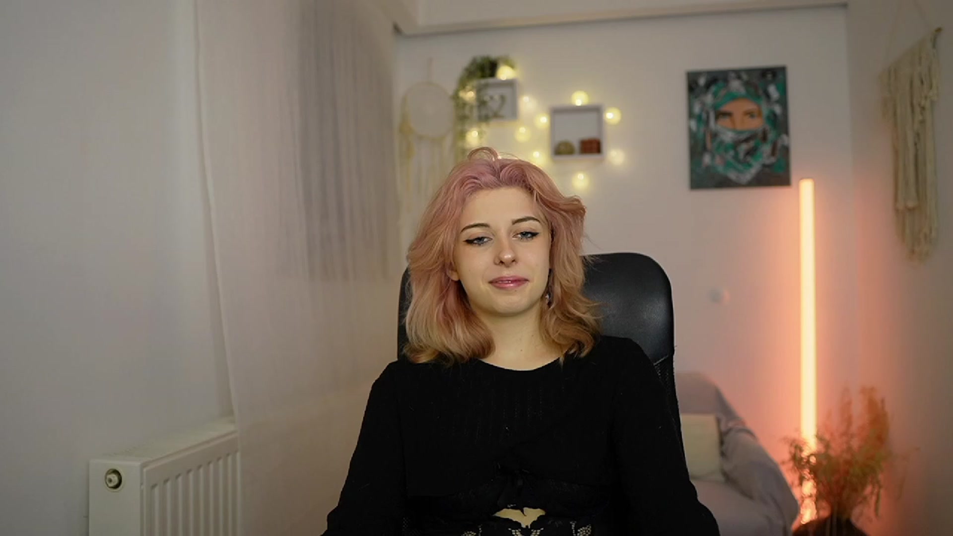 Gallery image thumbnail from Allice_Bong's myfreecams stream on, 02/21/2024, 19:48 image 4 of 20