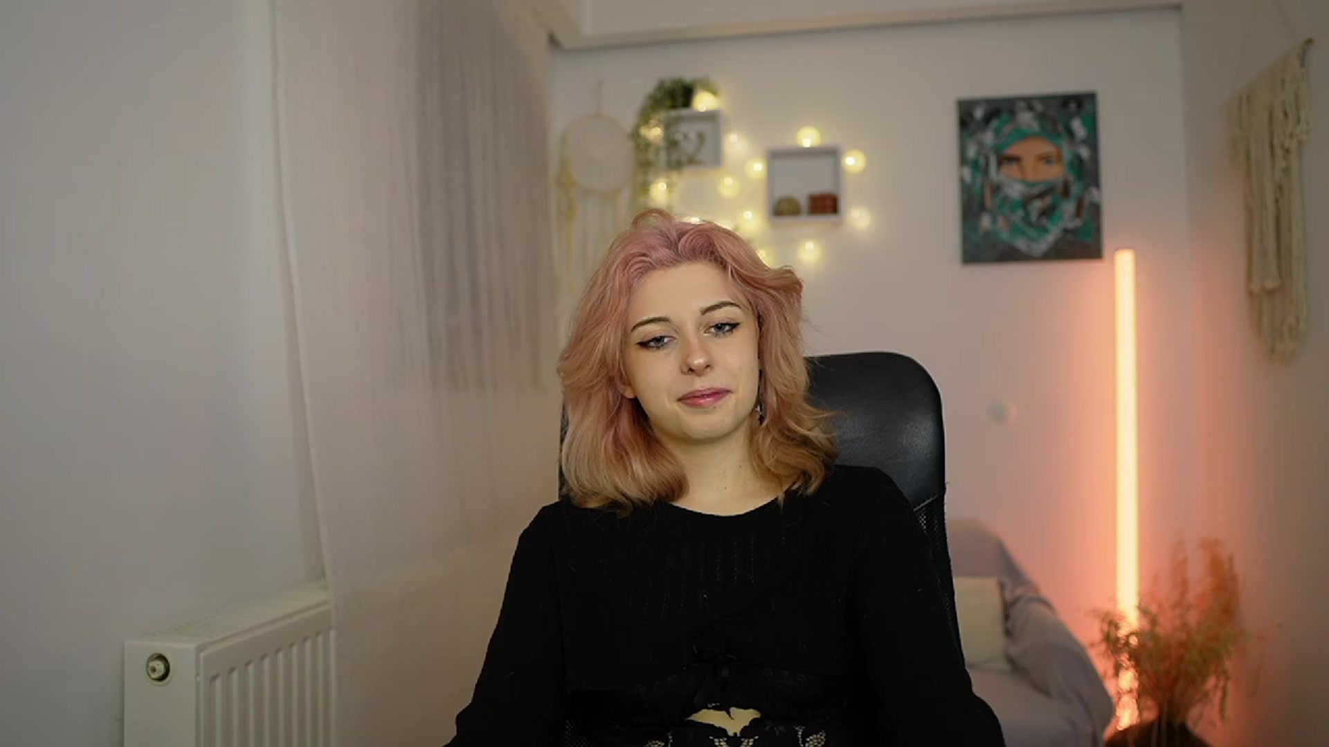 Gallery image thumbnail from Allice_Bong's myfreecams stream on, 02/21/2024, 19:48 image 3 of 20