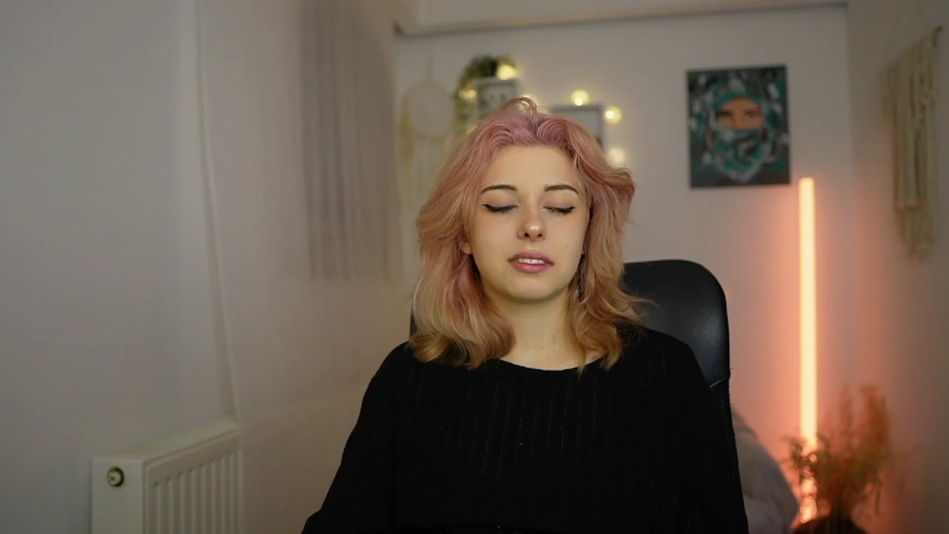 Gallery image thumbnail from Allice_Bong's myfreecams stream on, 02/21/2024, 19:48 image 8 of 20