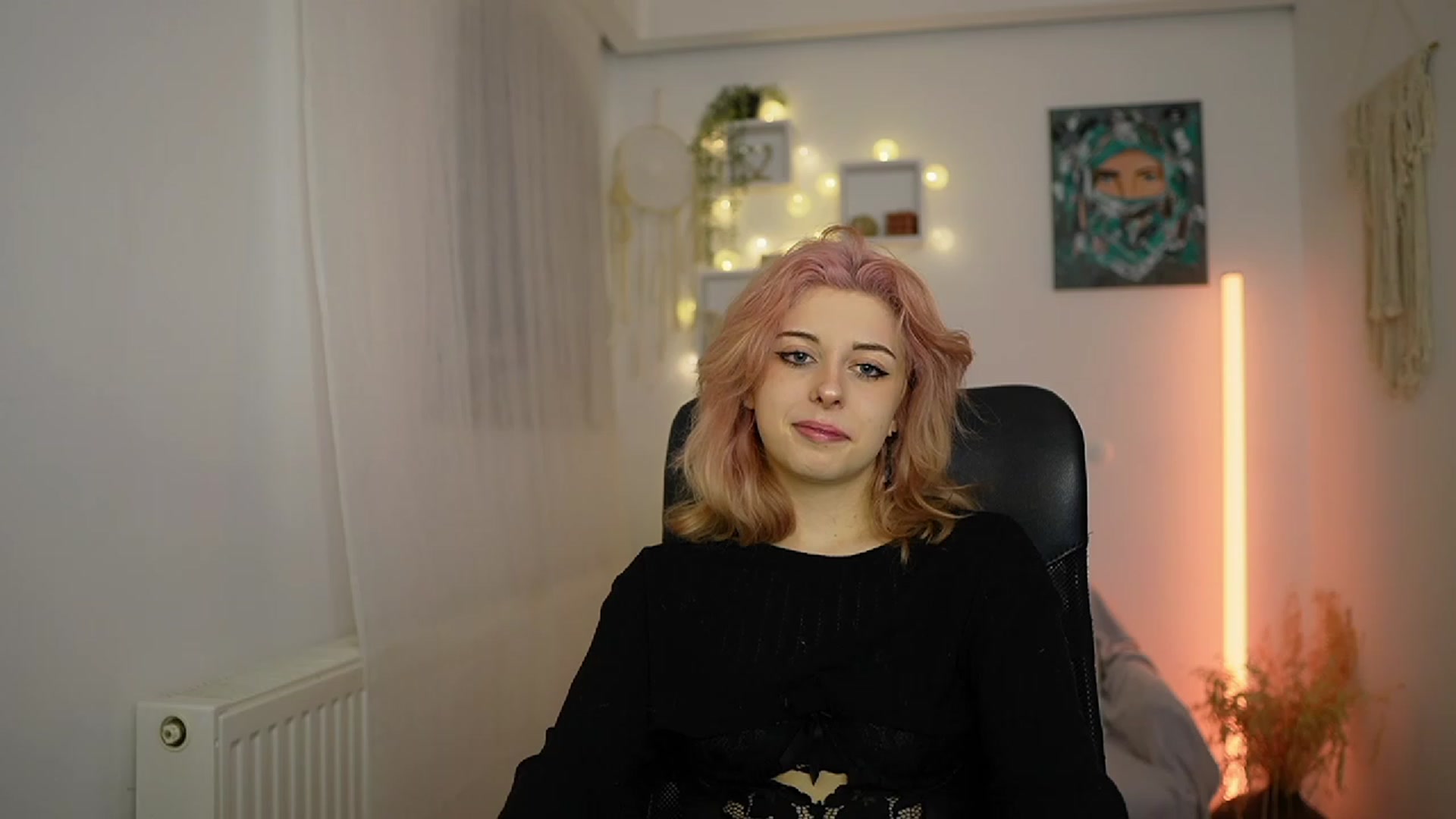 Gallery image thumbnail from Allice_Bong's myfreecams stream on, 02/21/2024, 19:48 image 1 of 20