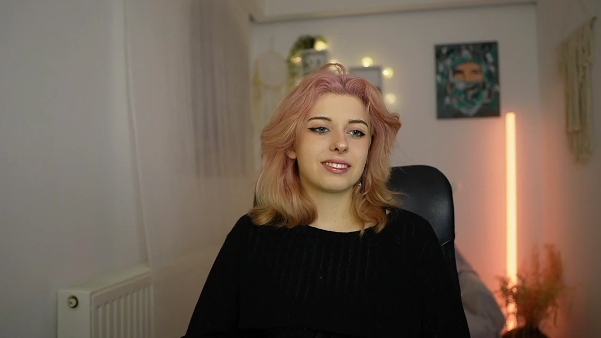 Gallery image thumbnail from Allice_Bong's myfreecams stream on, 02/21/2024, 19:48 image 6 of 20