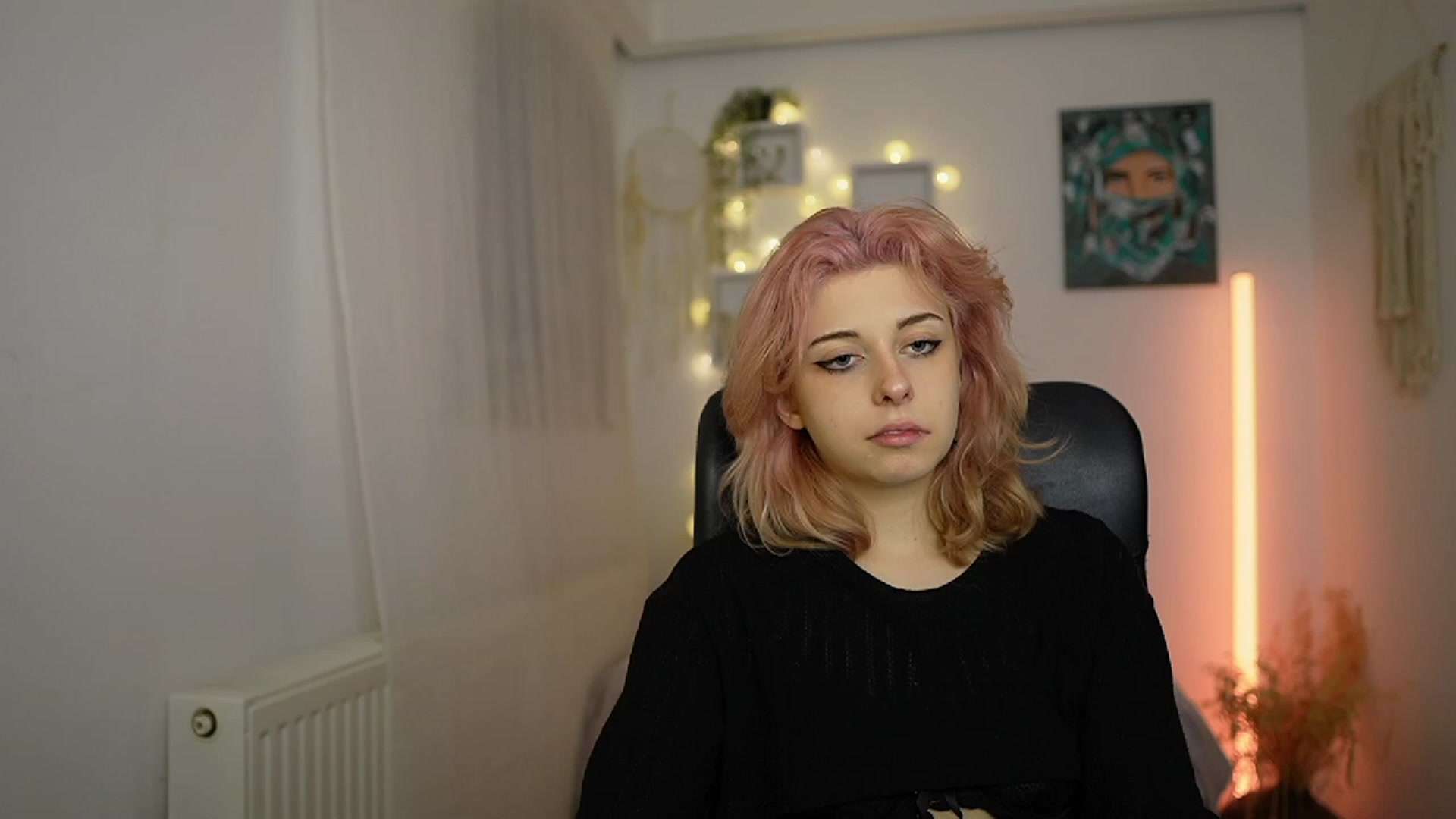 Gallery image thumbnail from Allice_Bong's myfreecams stream on, 02/21/2024, 22:56 image 2 of 20