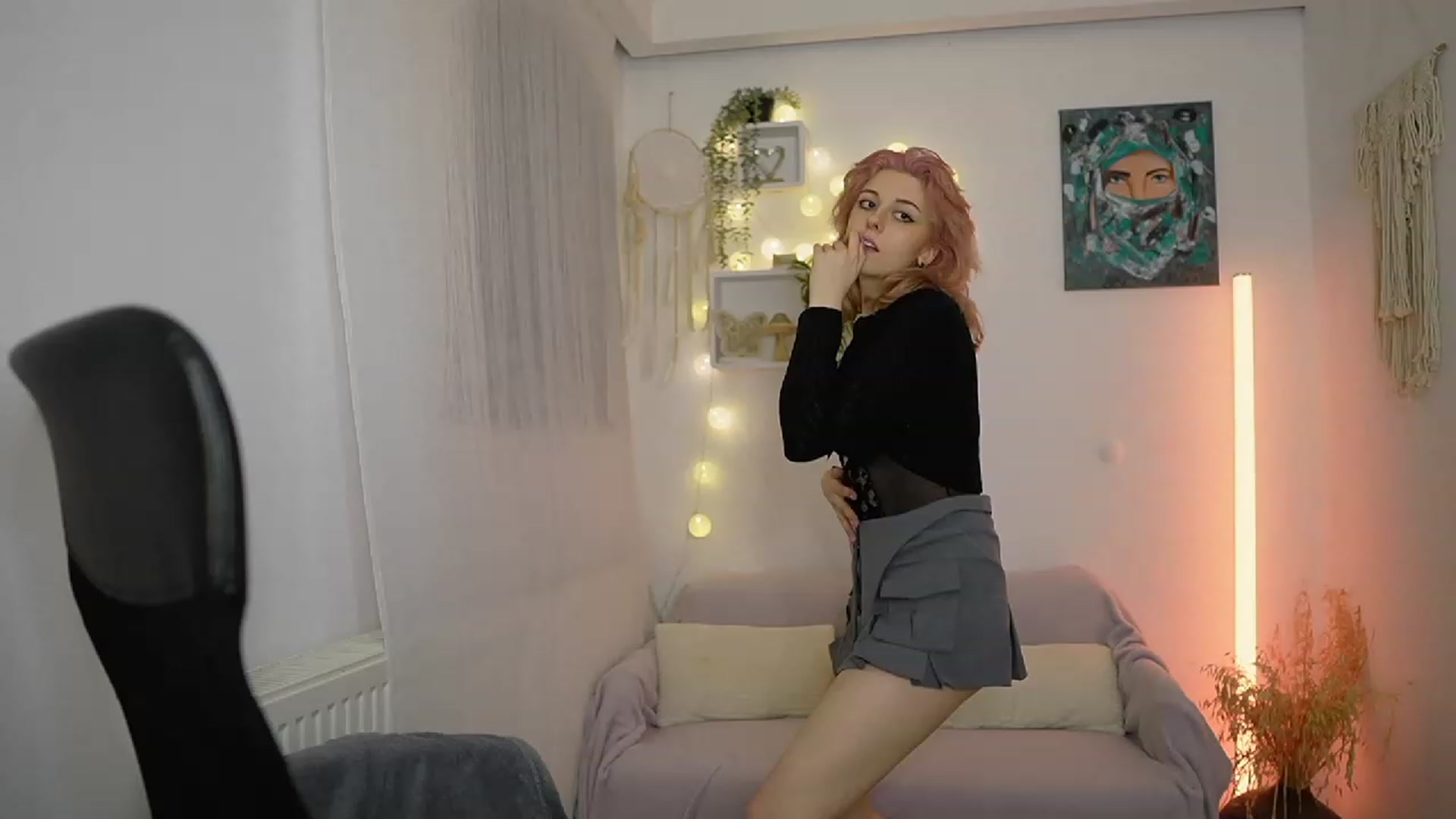 Gallery image thumbnail from Allice_Bong's myfreecams stream on, 02/21/2024, 22:56 image 6 of 20