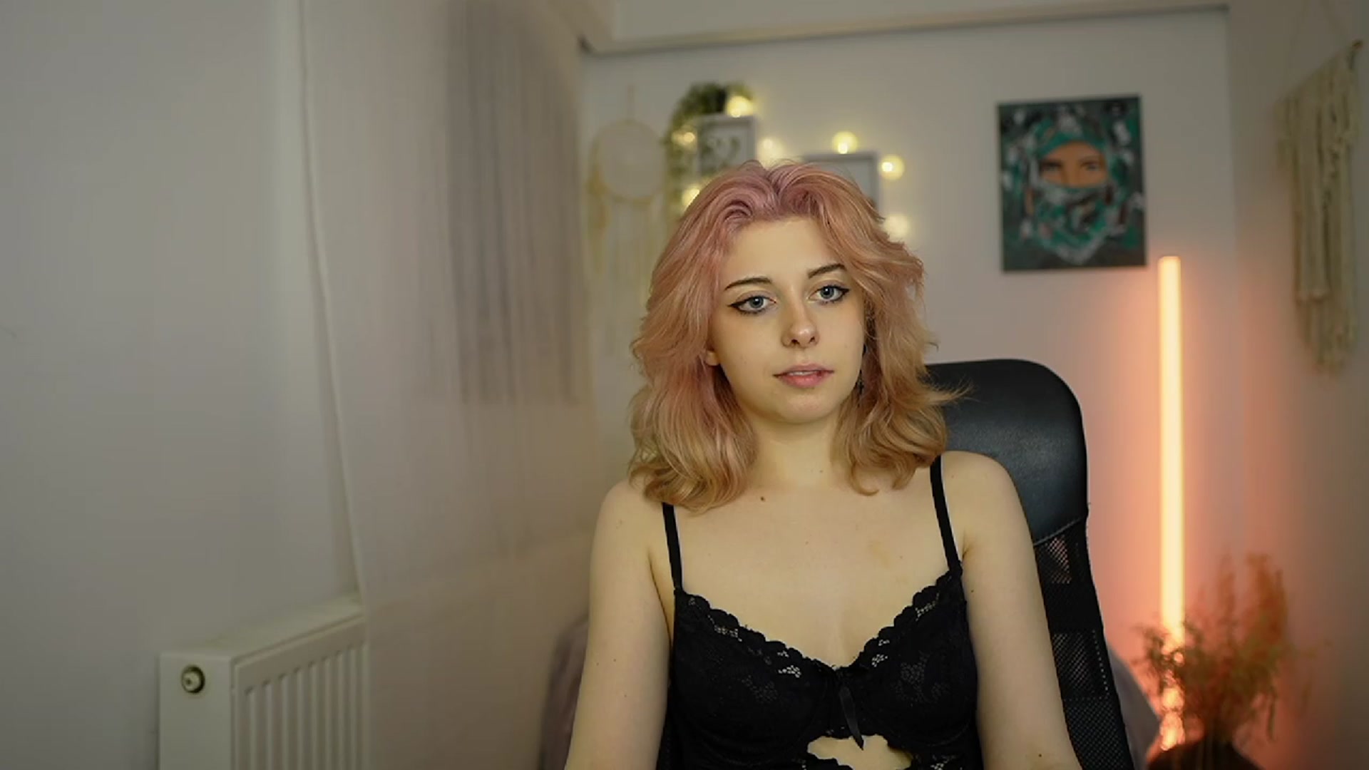 Gallery image thumbnail from Allice_Bong's myfreecams stream on, 02/21/2024, 22:56 image 18 of 20