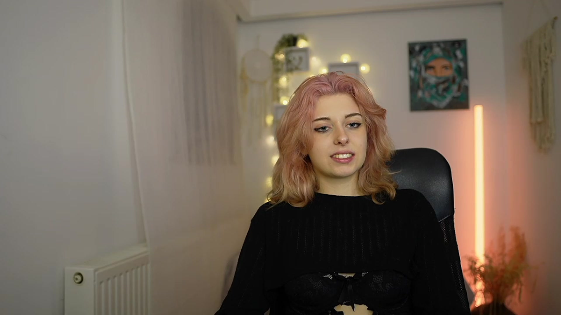 Gallery image thumbnail from Allice_Bong's myfreecams stream on, 02/21/2024, 22:56 image 10 of 20