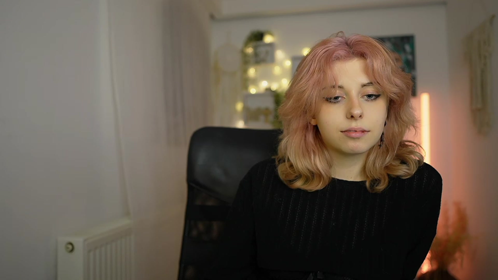 Gallery image thumbnail from Allice_Bong's myfreecams stream on, 02/21/2024, 22:56 image 15 of 20