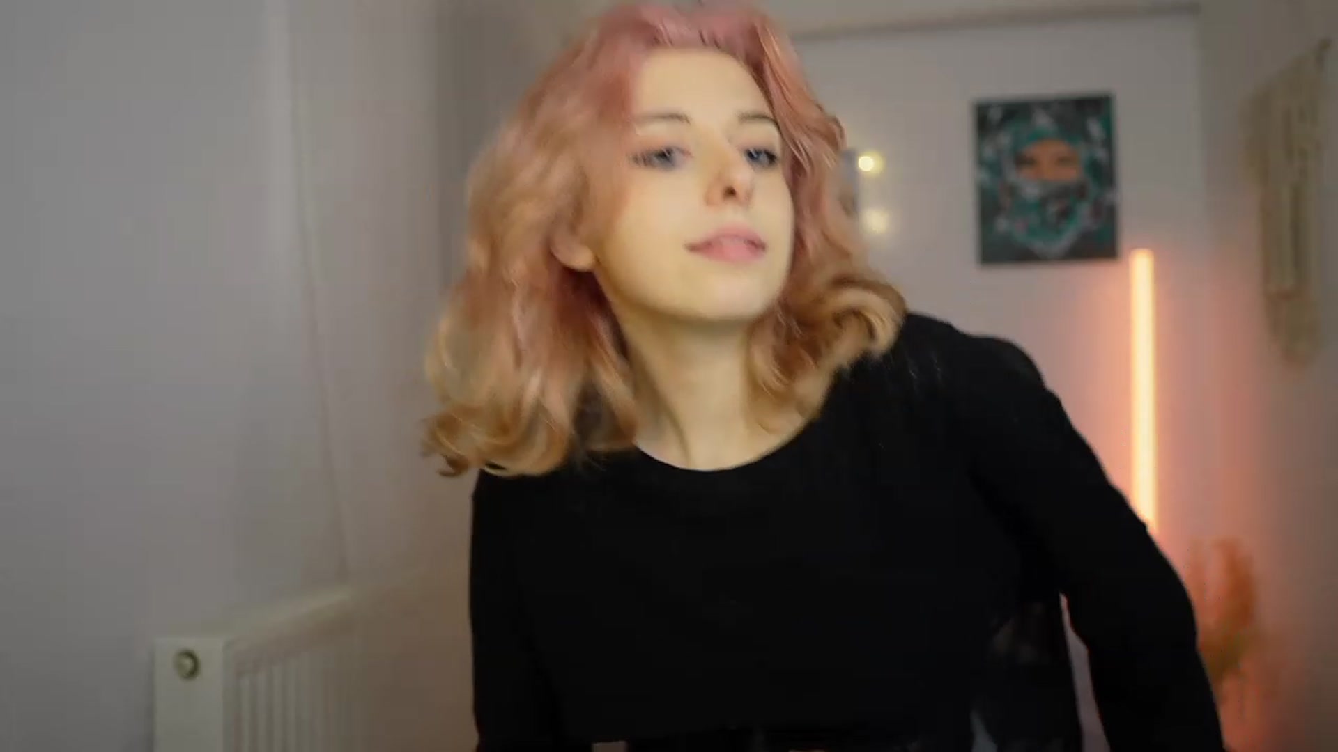 Gallery image thumbnail from Allice_Bong's myfreecams stream on, 02/21/2024, 22:56 image 8 of 20