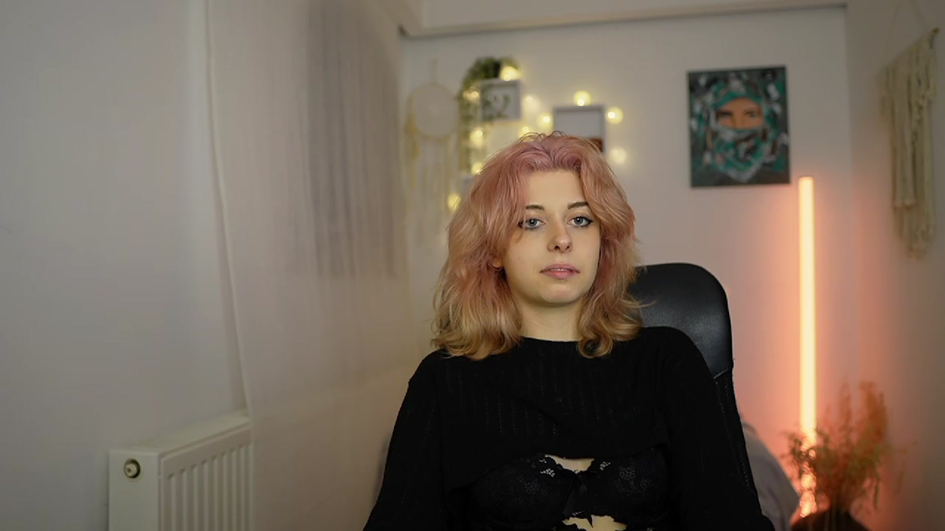 Gallery image thumbnail from Allice_Bong's myfreecams stream on, 02/21/2024, 22:56 image 13 of 20