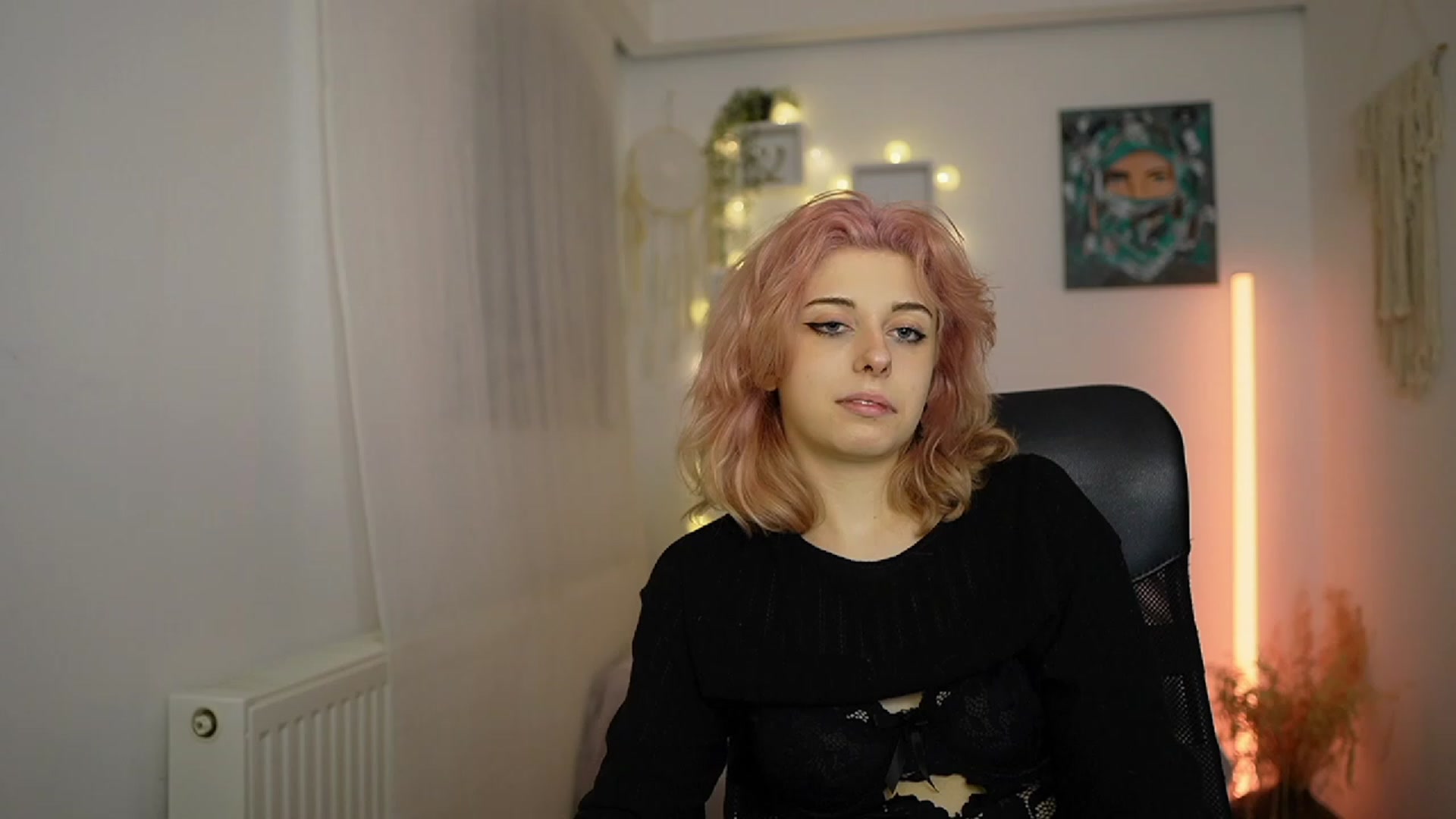 Gallery image thumbnail from Allice_Bong's myfreecams stream on, 02/21/2024, 22:56 image 5 of 20