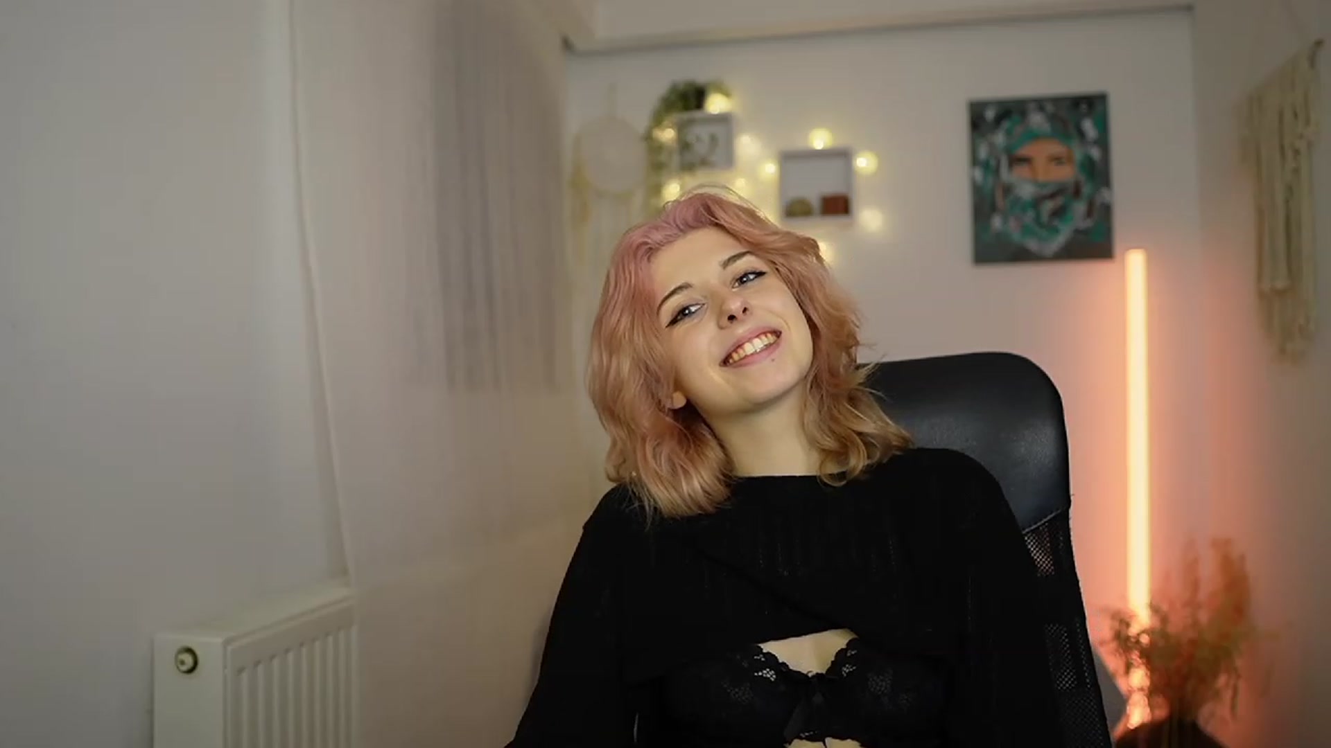 Gallery image thumbnail from Allice_Bong's myfreecams stream on, 02/21/2024, 22:56 image 12 of 20