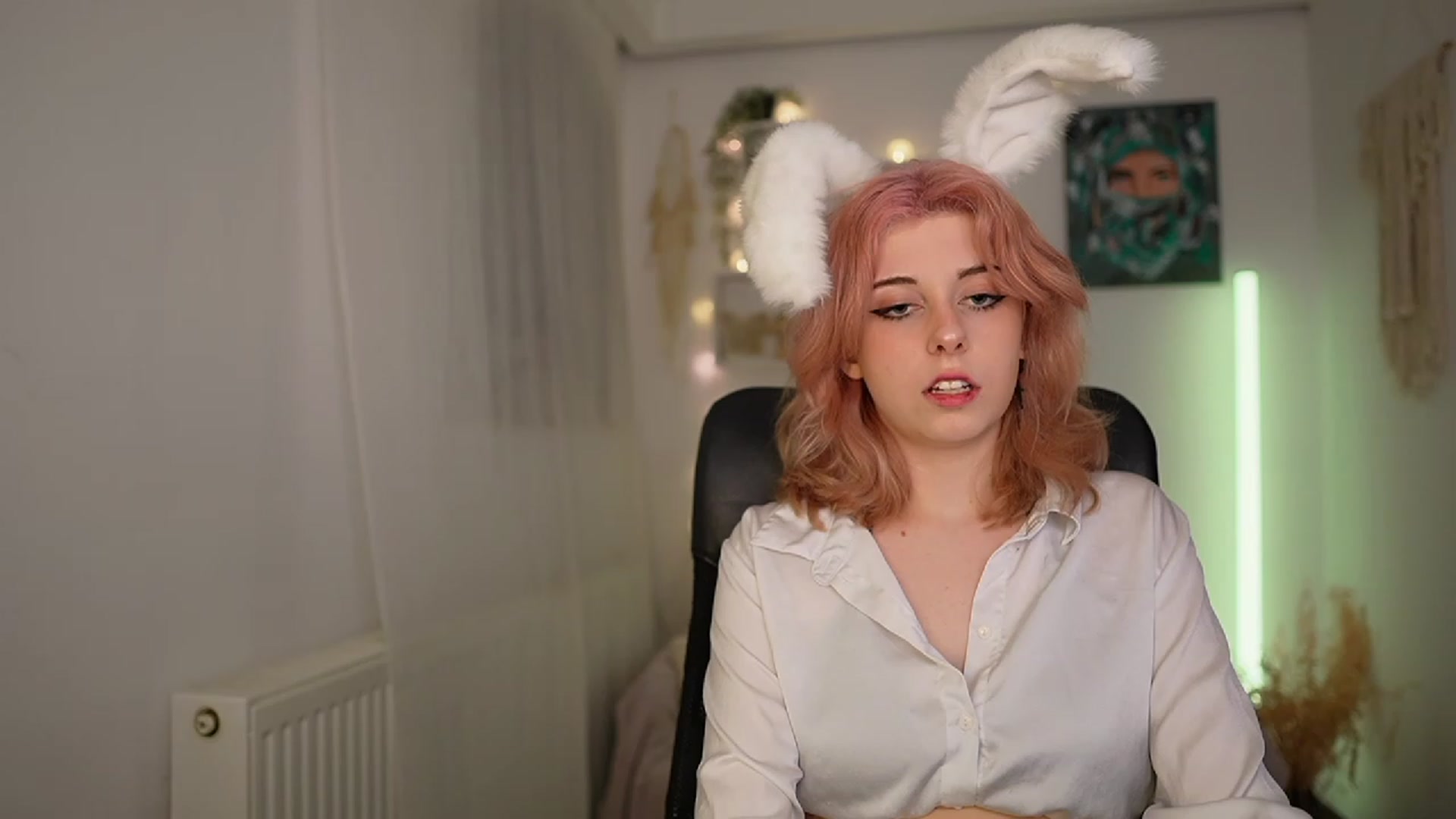Gallery image thumbnail from Allice_Bong's myfreecams stream on, 02/22/2024, 20:51 image 6 of 20