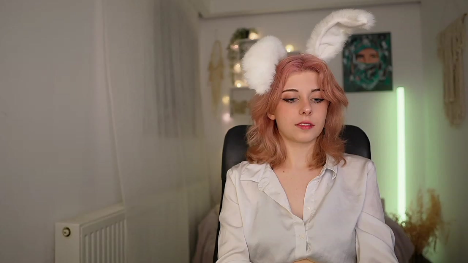 Gallery image thumbnail from Allice_Bong's myfreecams stream on, 02/22/2024, 20:51 image 10 of 20