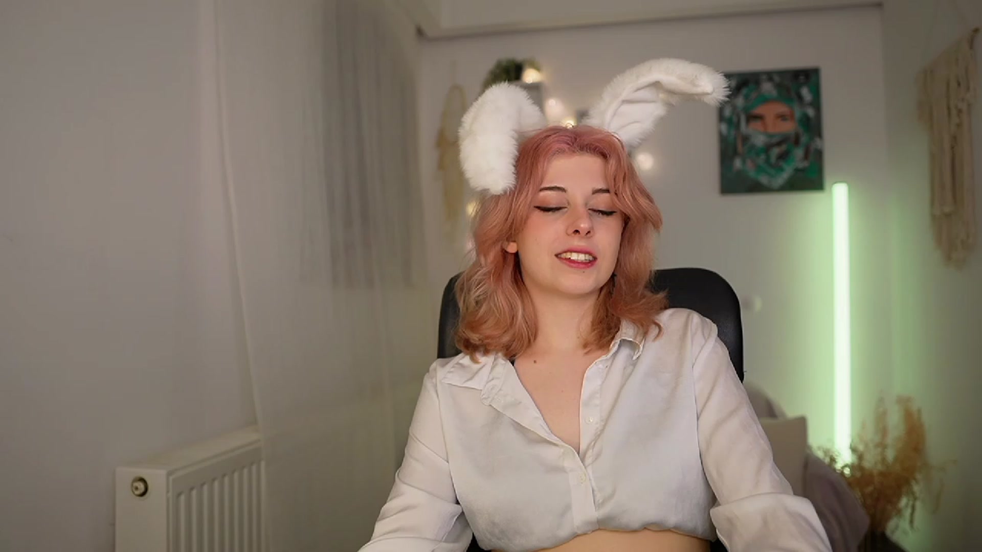 Gallery image thumbnail from Allice_Bong's myfreecams stream on, 02/22/2024, 20:51 image 8 of 20