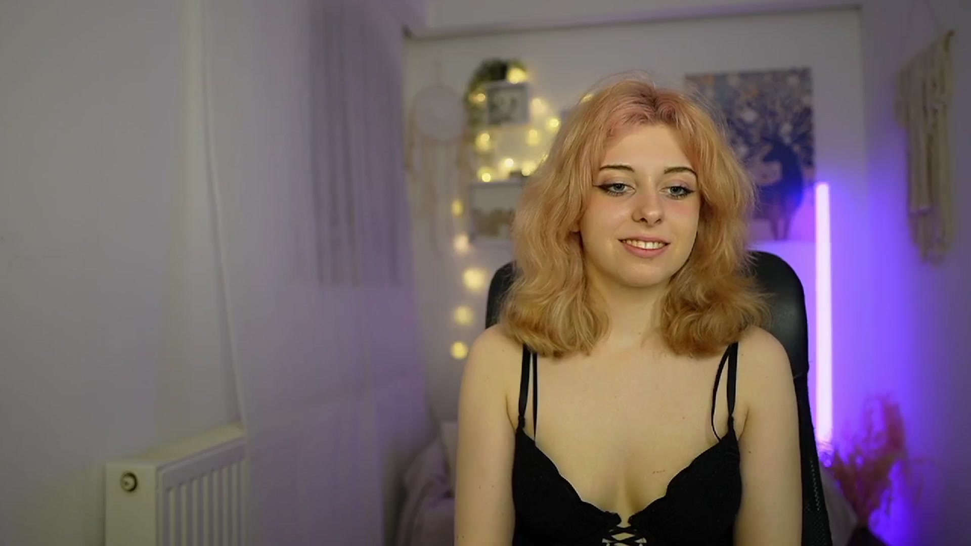 Gallery image thumbnail from Allice_Bong's myfreecams stream on, 02/27/2024, 20:33 image 16 of 20