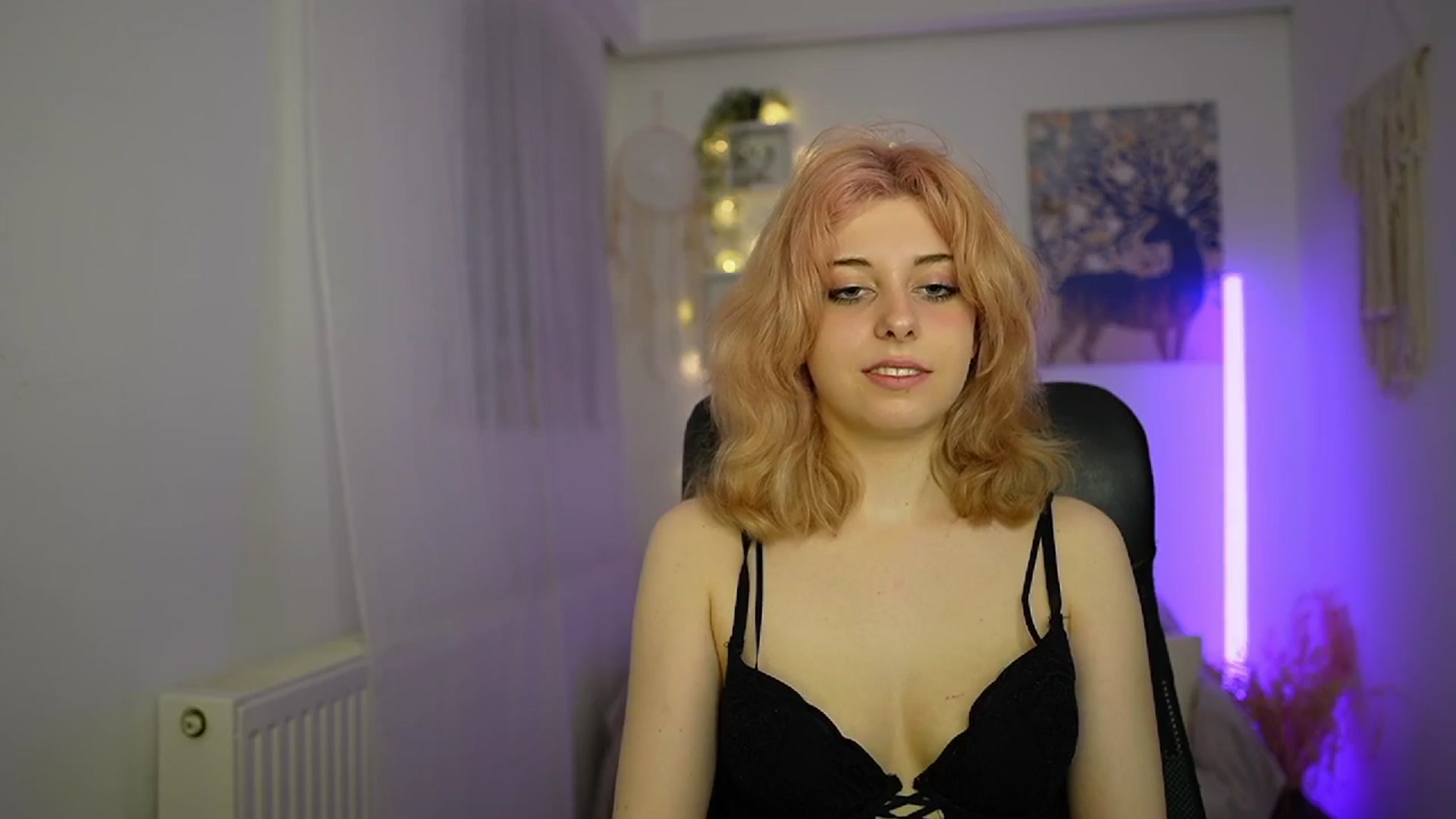 Gallery image thumbnail from Allice_Bong's myfreecams stream on, 02/27/2024, 20:33 image 2 of 20
