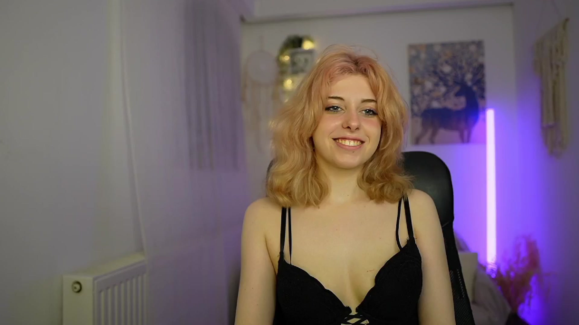 Gallery image thumbnail from Allice_Bong's myfreecams stream on, 02/27/2024, 20:33 image 1 of 20