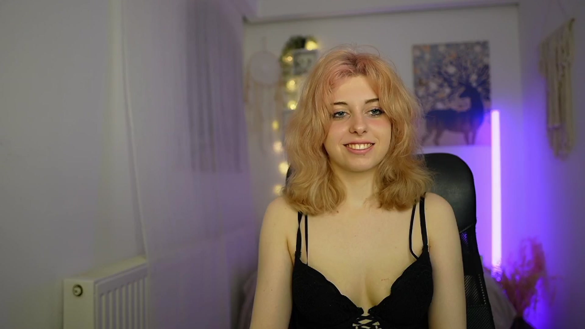 Gallery image thumbnail from Allice_Bong's myfreecams stream on, 02/27/2024, 20:33 image 12 of 20