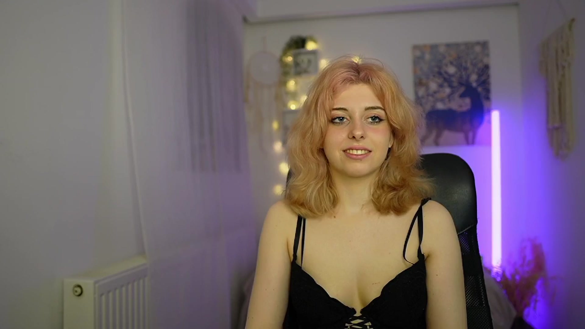 Gallery image thumbnail from Allice_Bong's myfreecams stream on, 02/27/2024, 20:33 image 19 of 20