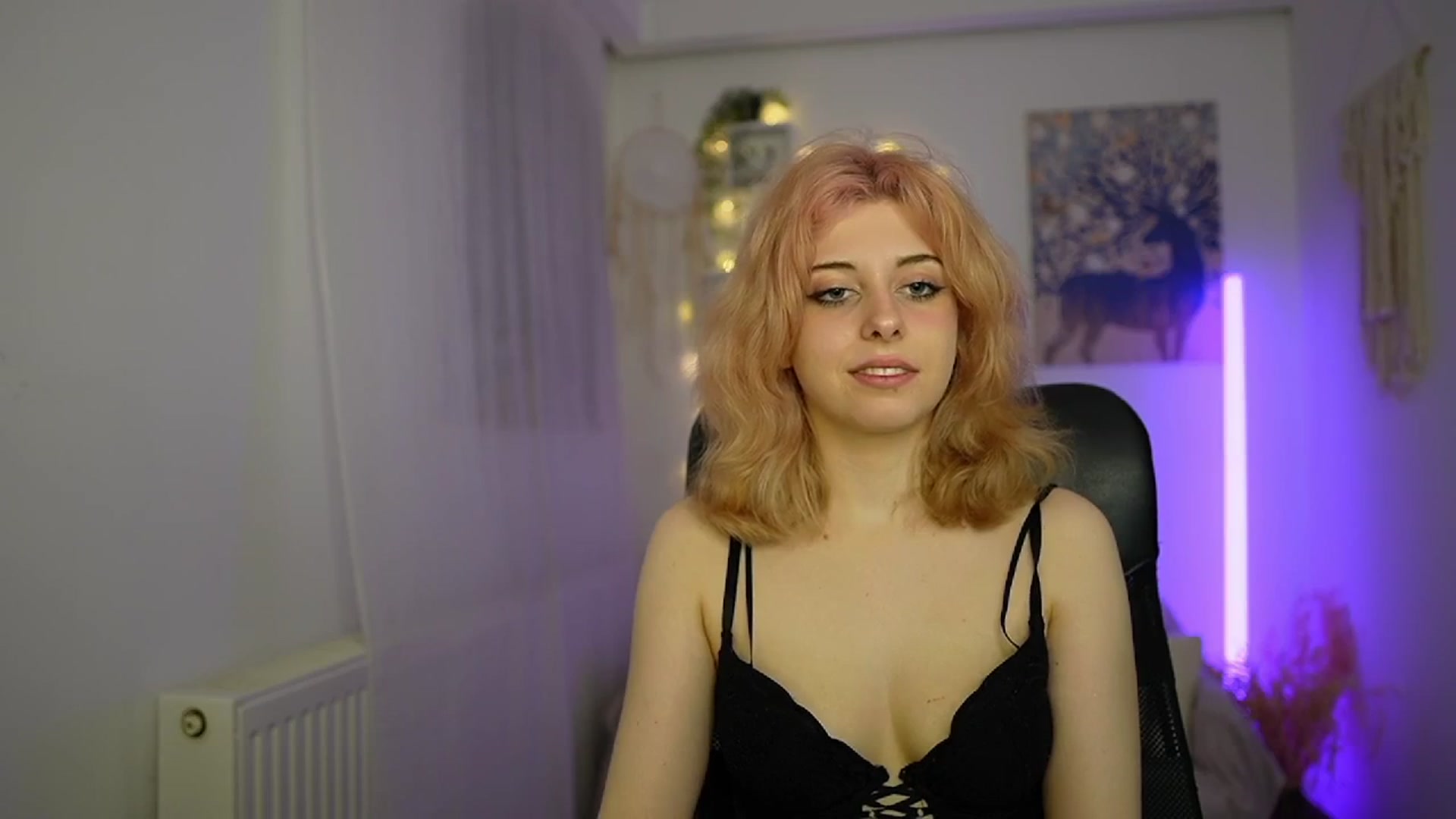 Gallery image thumbnail from Allice_Bong's myfreecams stream on, 02/27/2024, 20:33 image 17 of 20
