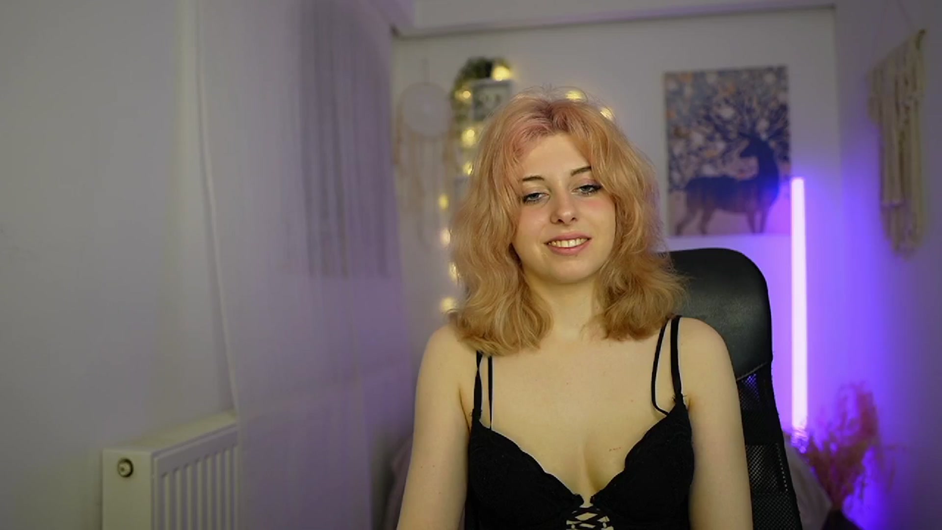 Gallery image thumbnail from Allice_Bong's myfreecams stream on, 02/27/2024, 20:33 image 13 of 20
