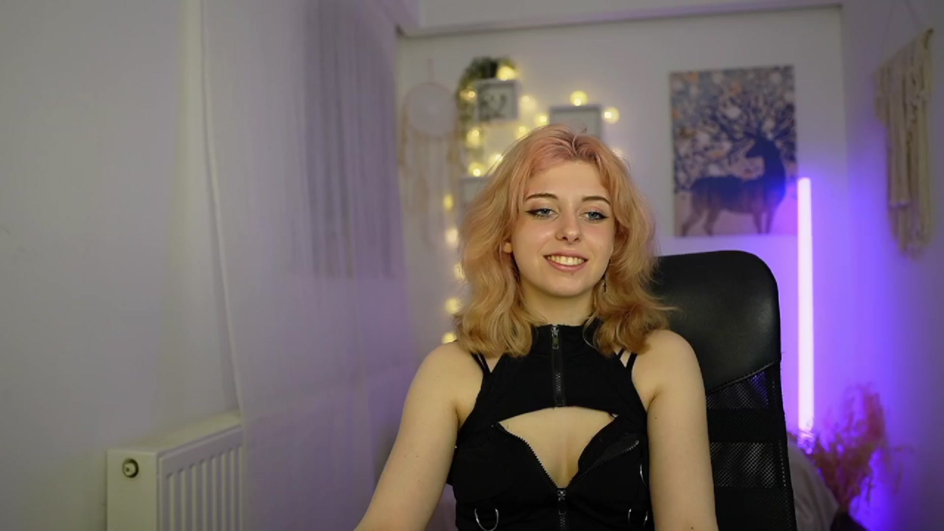 Gallery image thumbnail from Allice_Bong's myfreecams stream on, 02/27/2024, 23:12 image 19 of 20