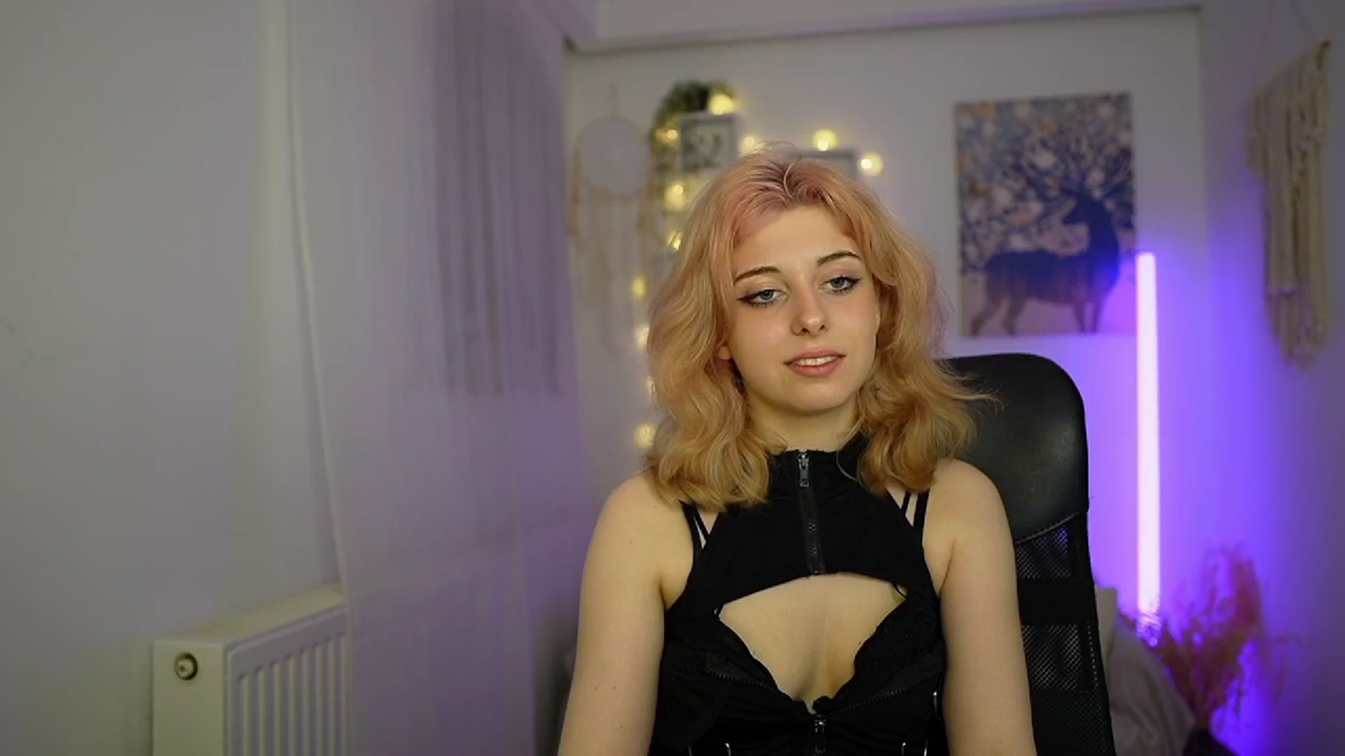 Gallery image thumbnail from Allice_Bong's myfreecams stream on, 02/27/2024, 23:12 image 2 of 20