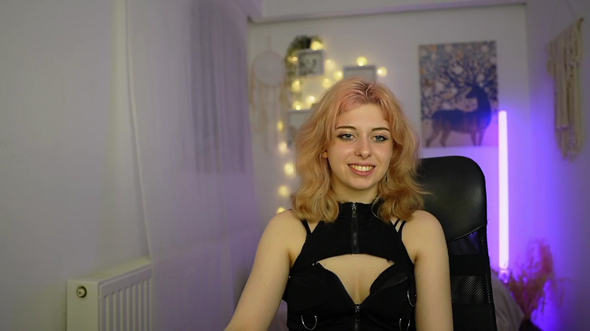 Gallery image thumbnail from Allice_Bong's myfreecams stream on, 02/27/2024, 23:12 image 18 of 20