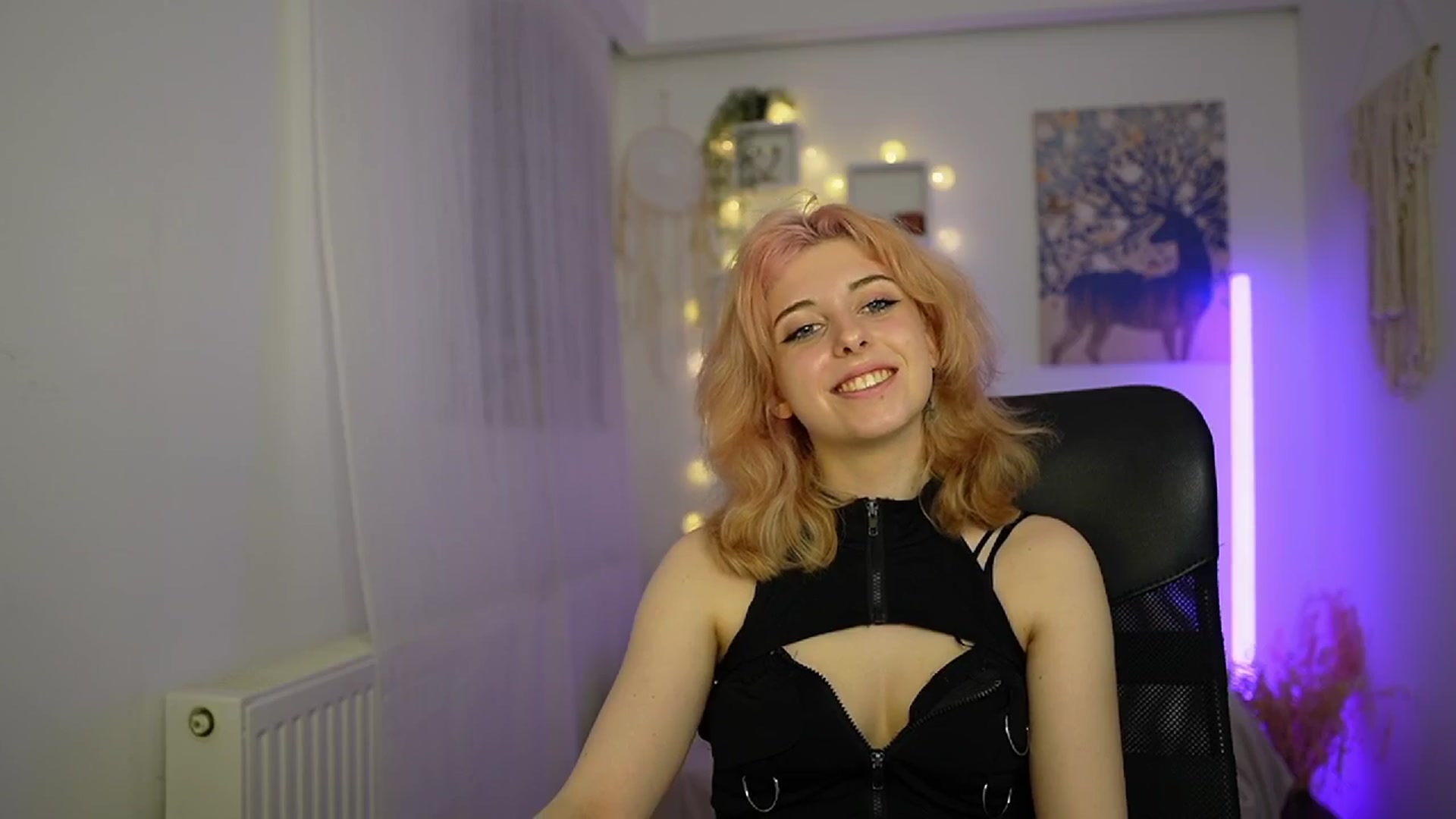 Gallery image thumbnail from Allice_Bong's myfreecams stream on, 02/27/2024, 23:12 image 17 of 20