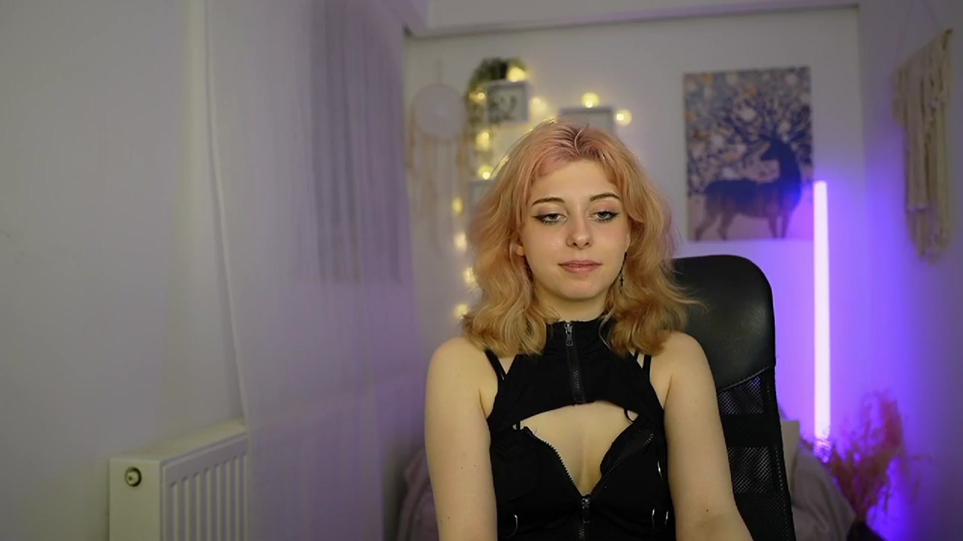 Gallery image thumbnail from Allice_Bong's myfreecams stream on, 02/27/2024, 23:12 image 11 of 20