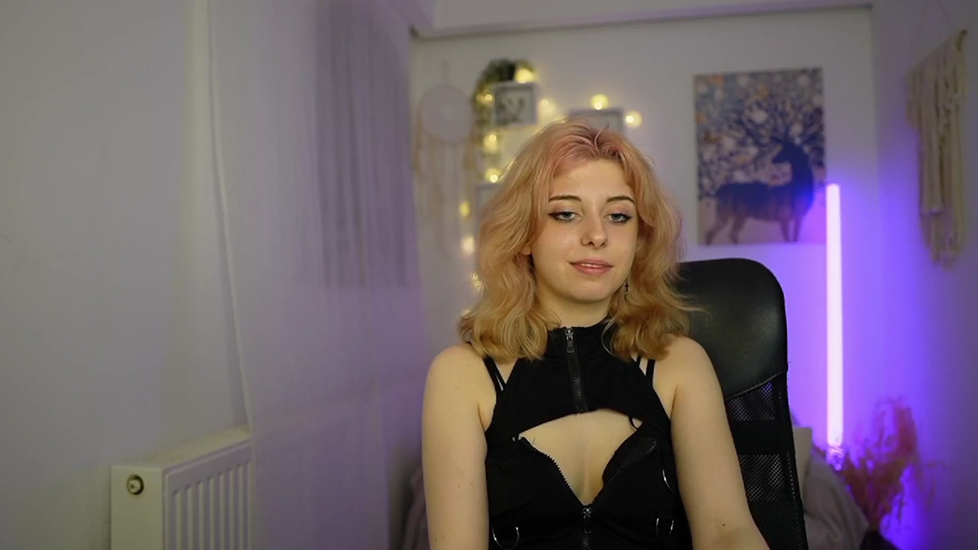 Gallery image thumbnail from Allice_Bong's myfreecams stream on, 02/27/2024, 23:12 image 10 of 20