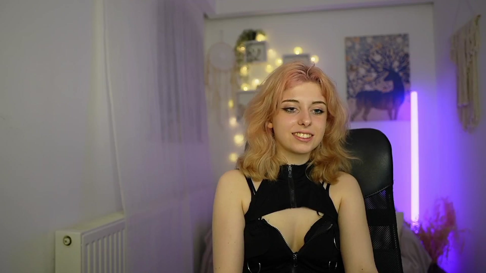 Gallery image thumbnail from Allice_Bong's myfreecams stream on, 02/27/2024, 23:12 image 12 of 20