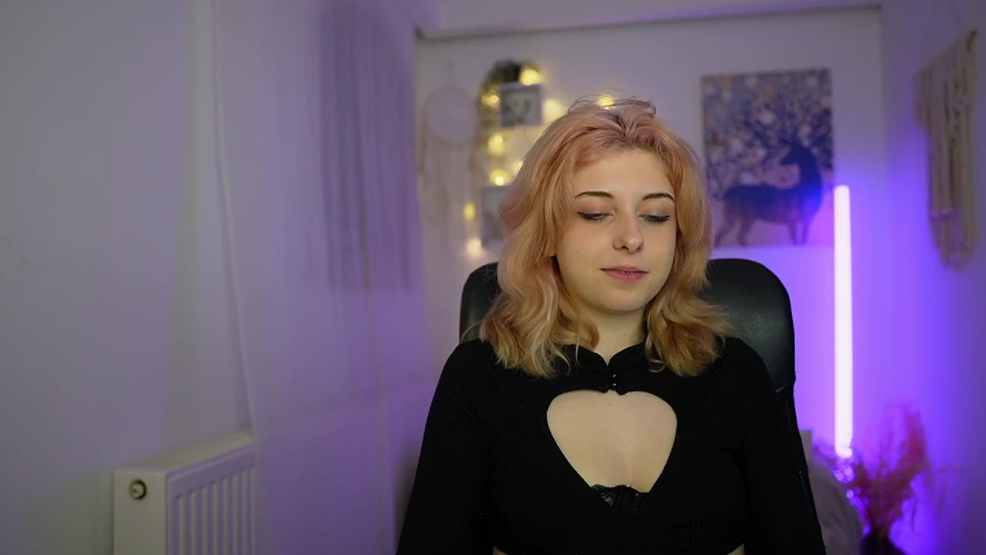 Gallery image thumbnail from Allice_Bong's myfreecams stream on, 02/28/2024, 20:40 image 10 of 20