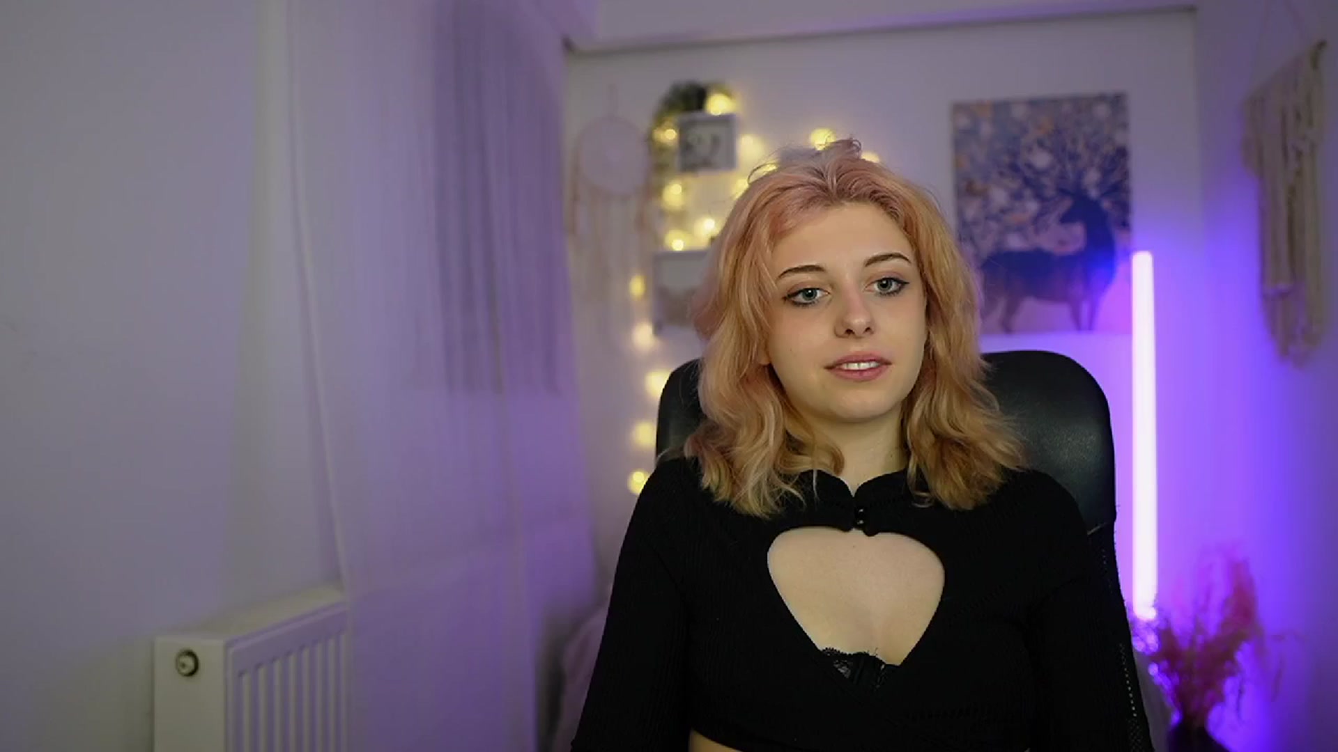 Gallery image thumbnail from Allice_Bong's myfreecams stream on, 02/28/2024, 20:40 image 17 of 20