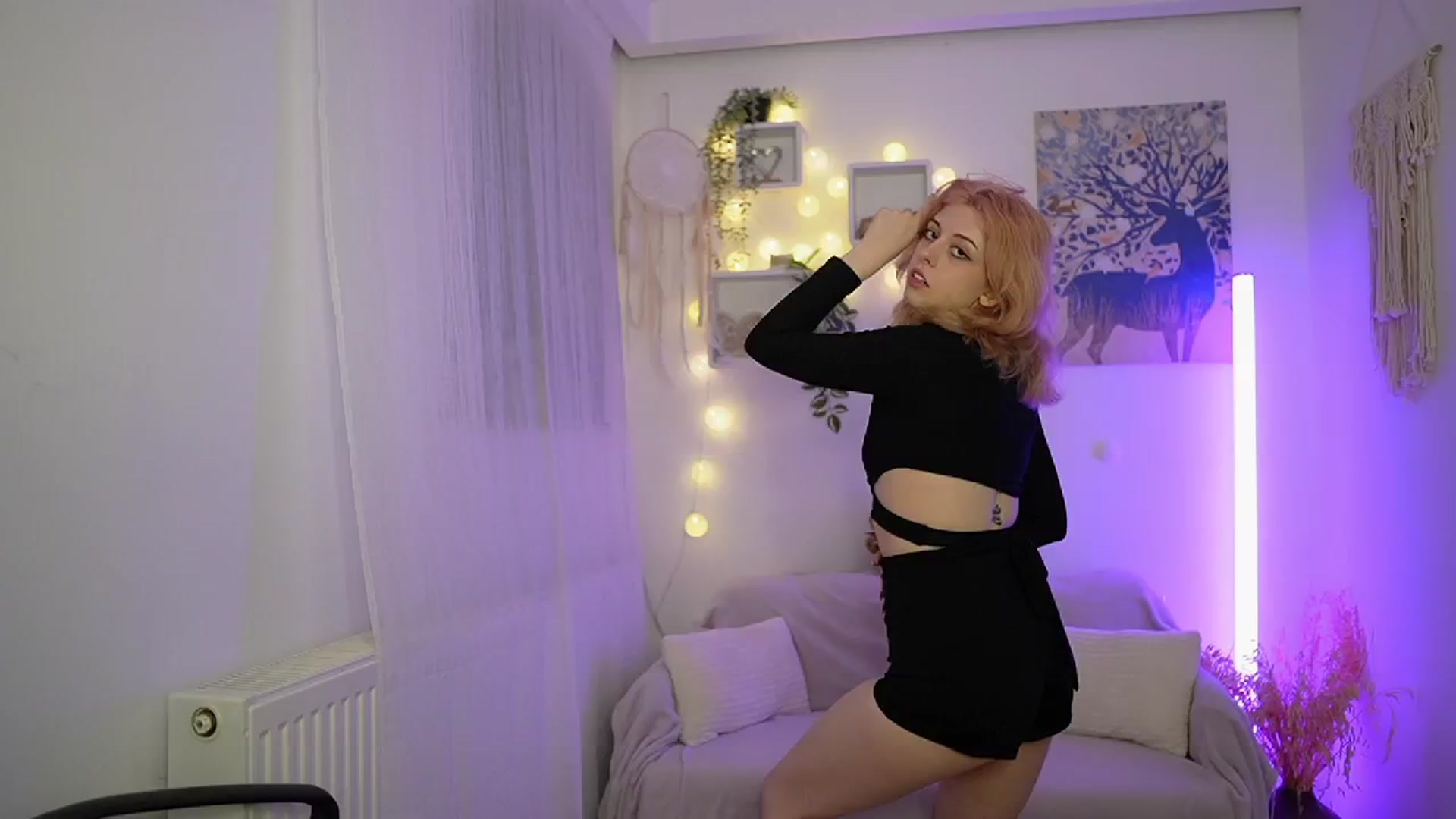 Gallery image thumbnail from Allice_Bong's myfreecams stream on, 02/28/2024, 20:40 image 9 of 20