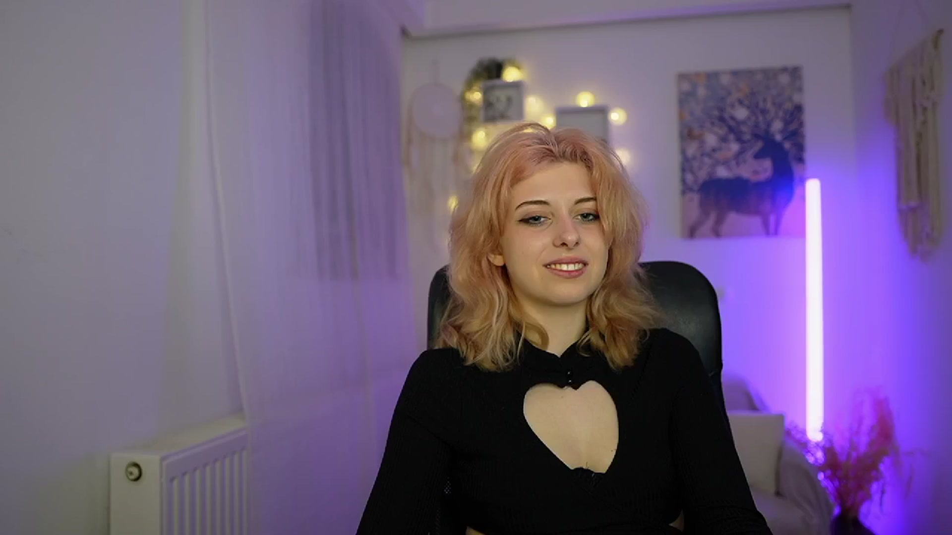 Gallery image thumbnail from Allice_Bong's myfreecams stream on, 02/28/2024, 20:40 image 5 of 20